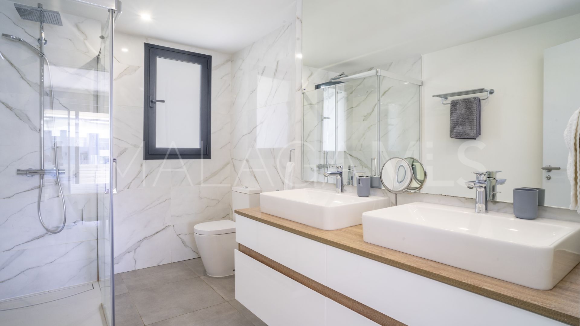 Apartamento for sale in Estepona Este with 3 bedrooms