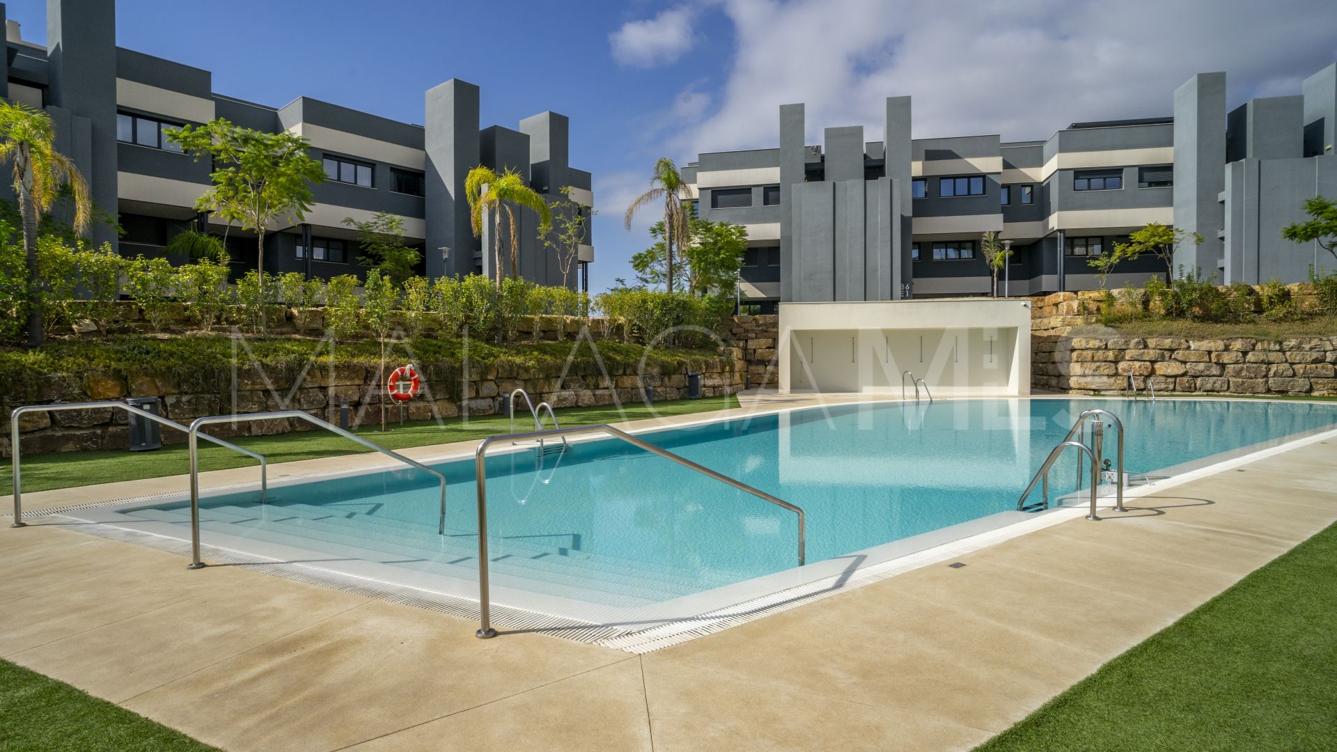 Apartamento for sale in Estepona Este with 3 bedrooms
