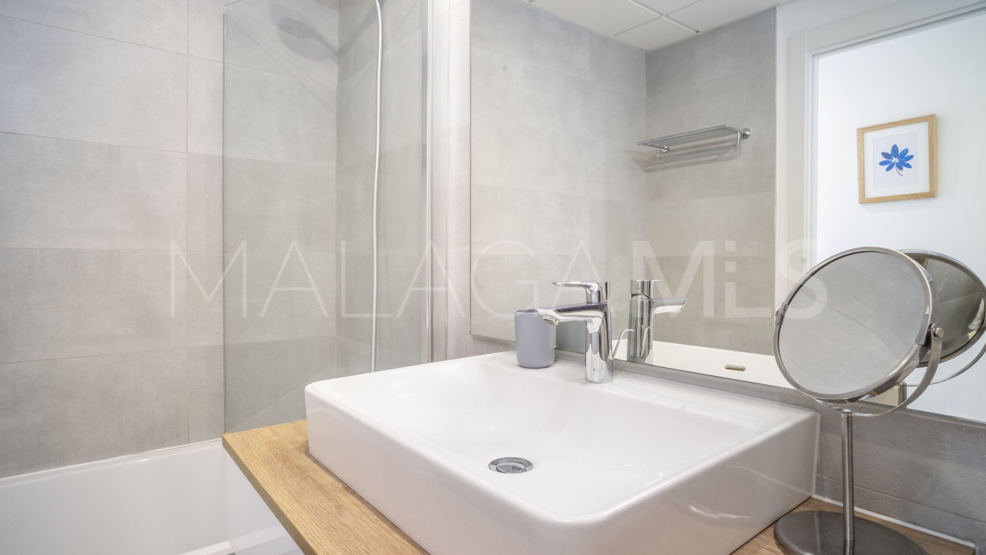Apartamento for sale in Estepona Este with 3 bedrooms