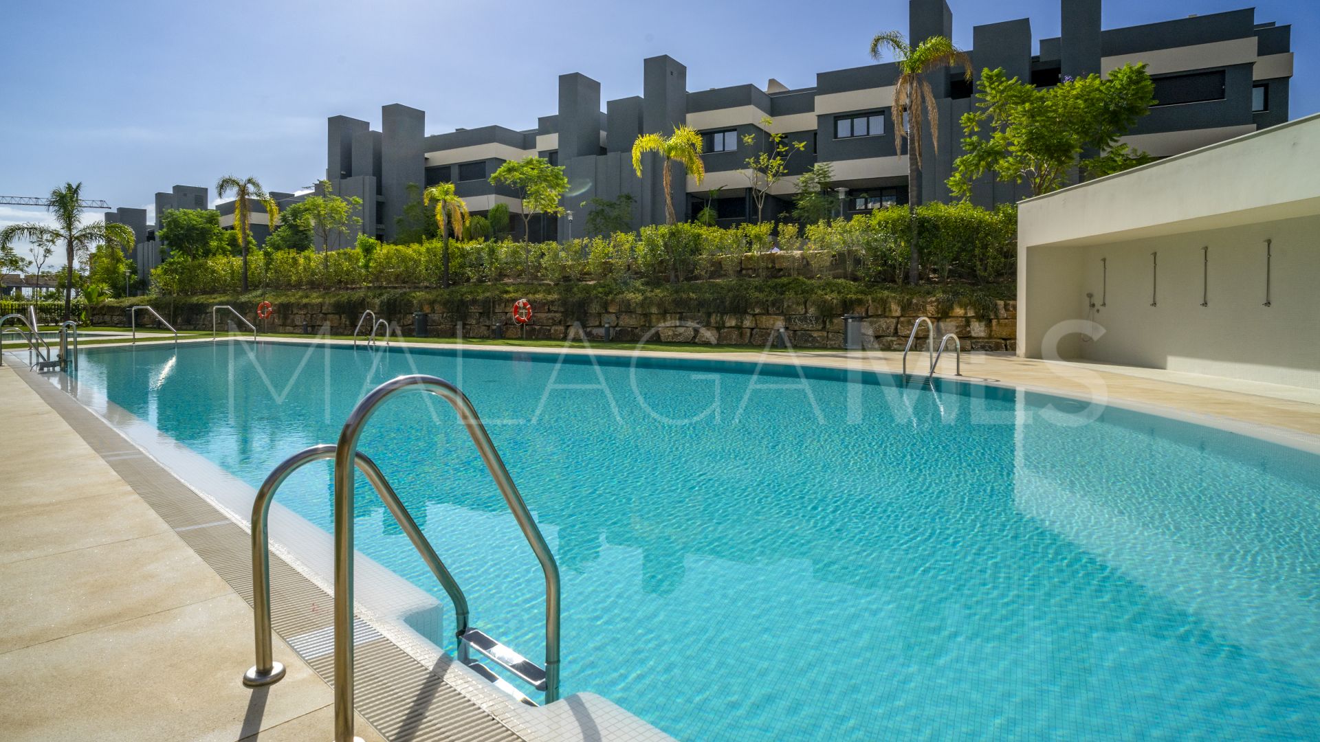 Apartamento for sale in Estepona Este with 3 bedrooms