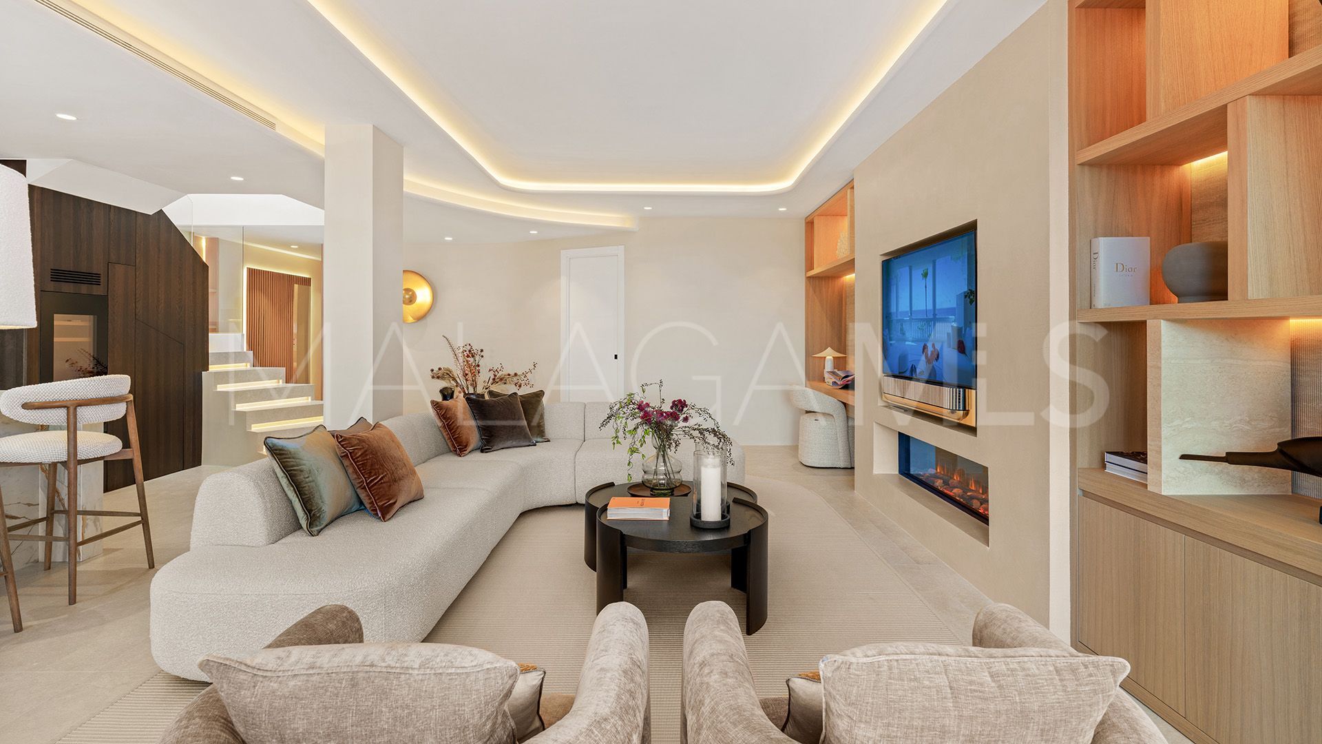 Duplex penthouse for sale in Torre Bermeja