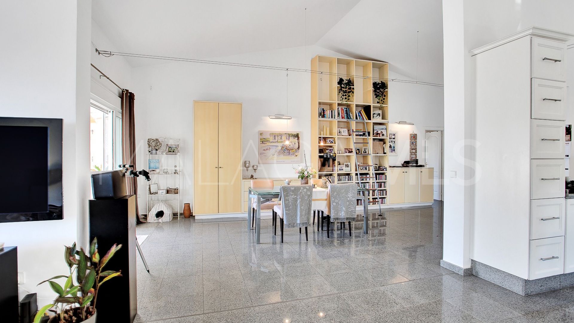 Villa for sale in Marbesa