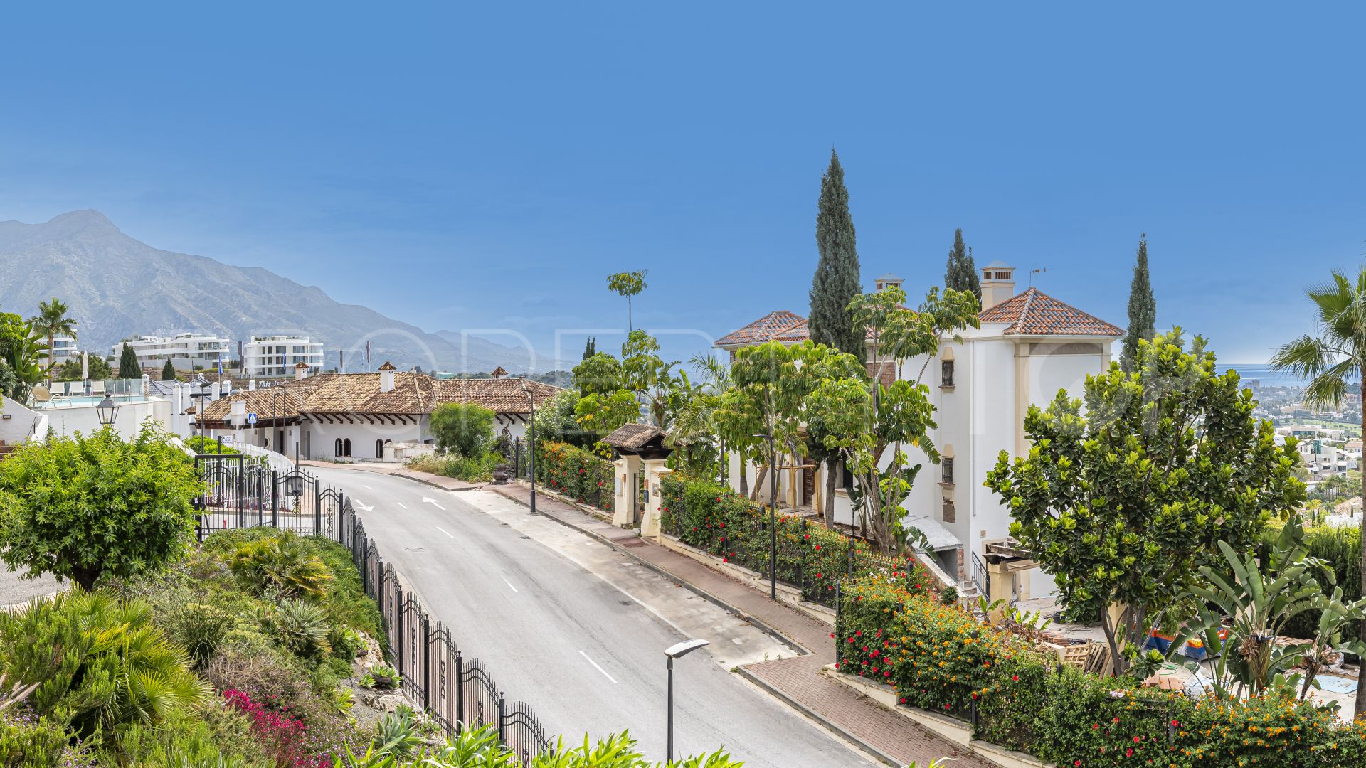 Apartamento planta baja a la venta en Las Colinas de Marbella