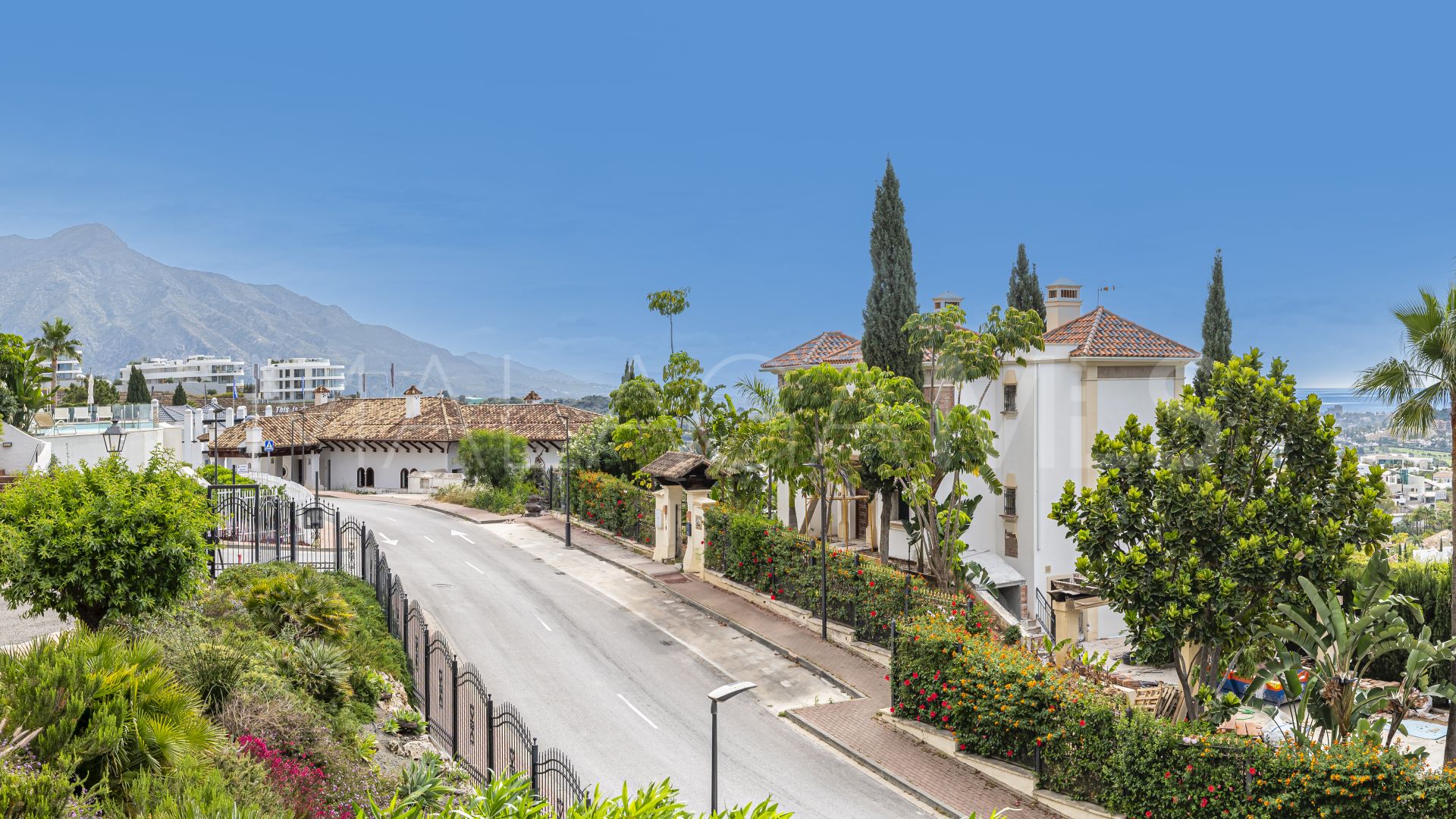 Apartamento a la venta in Las Colinas de Marbella