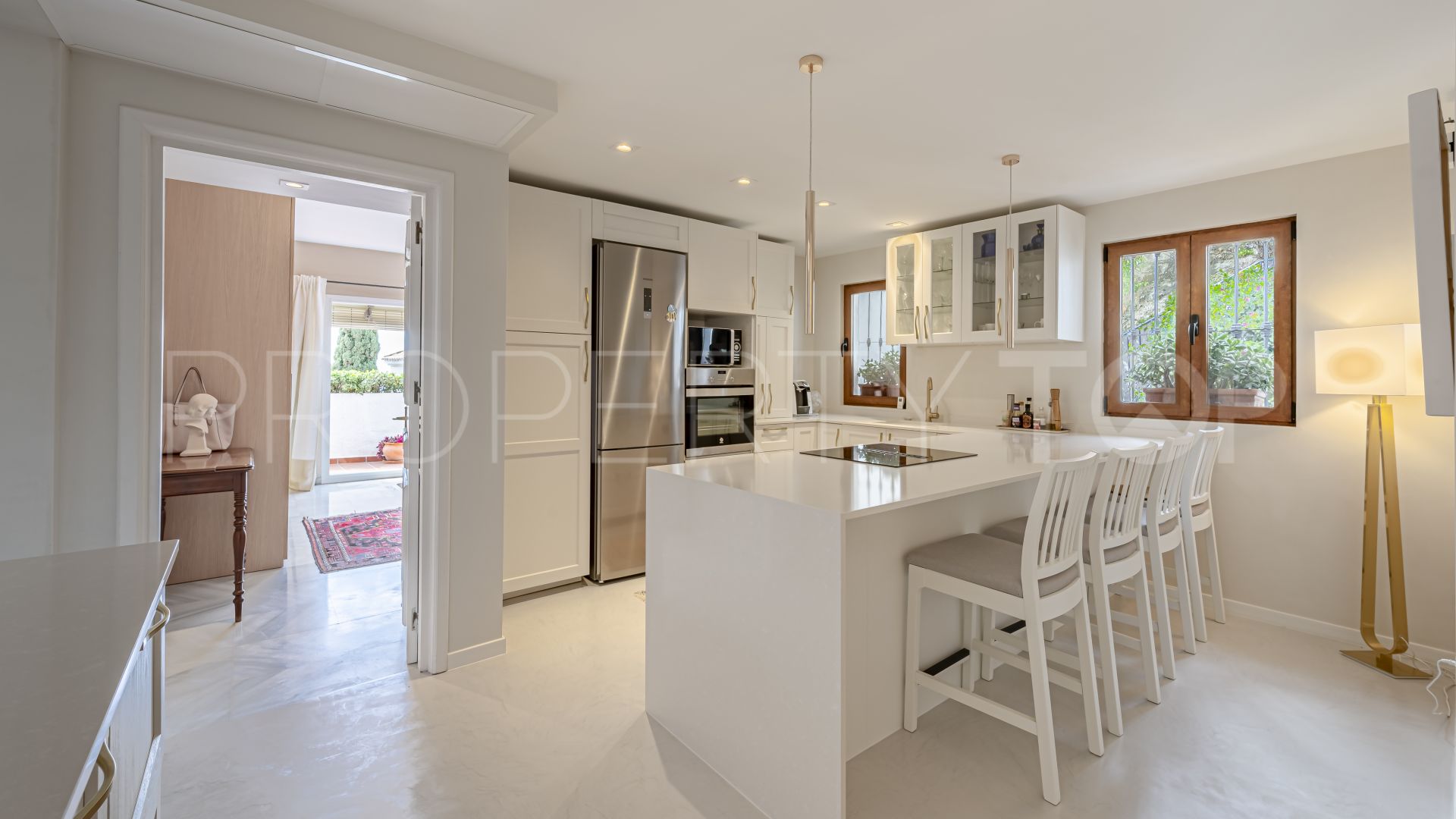 Apartamento planta baja a la venta en Las Colinas de Marbella