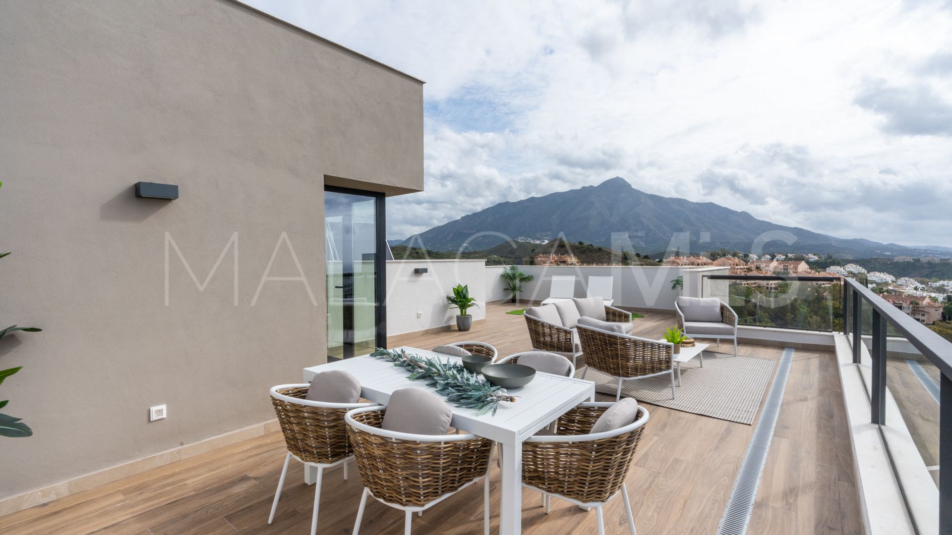 Se vende apartamento in La Cerquilla with 3 bedrooms