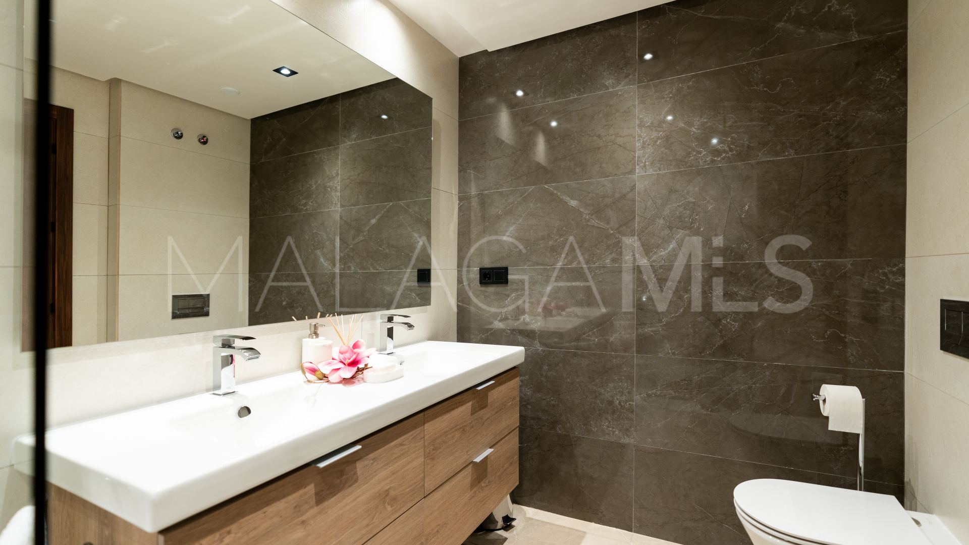 Se vende apartamento in La Cerquilla with 3 bedrooms