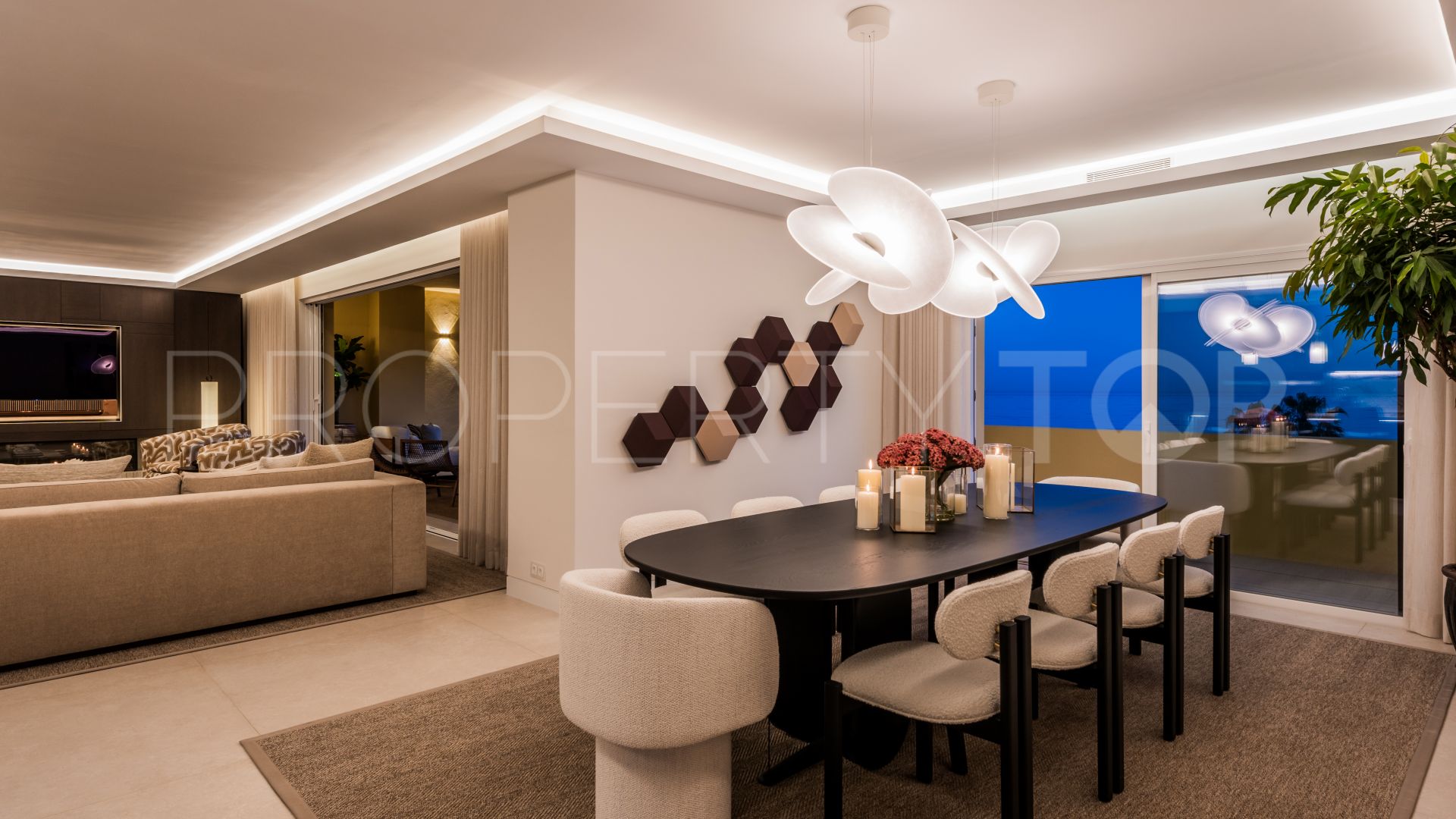 4 bedrooms duplex penthouse in Rio Real for sale