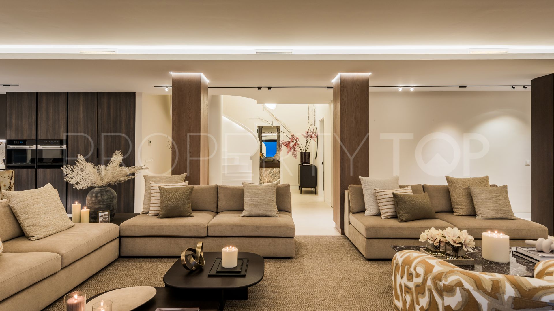 4 bedrooms duplex penthouse in Rio Real for sale