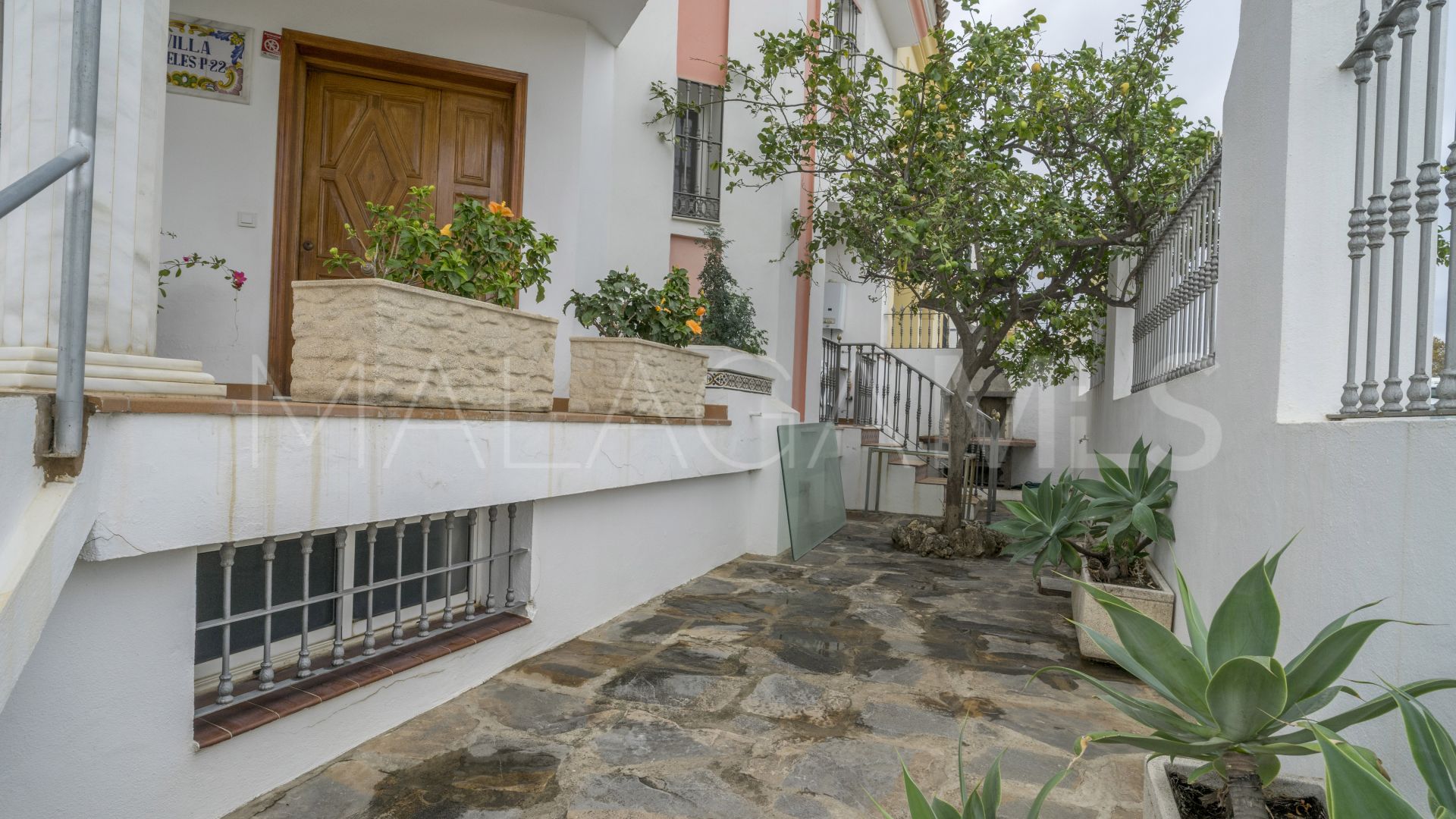 Pareado a la venta de 5 bedrooms in San Pedro de Alcantara