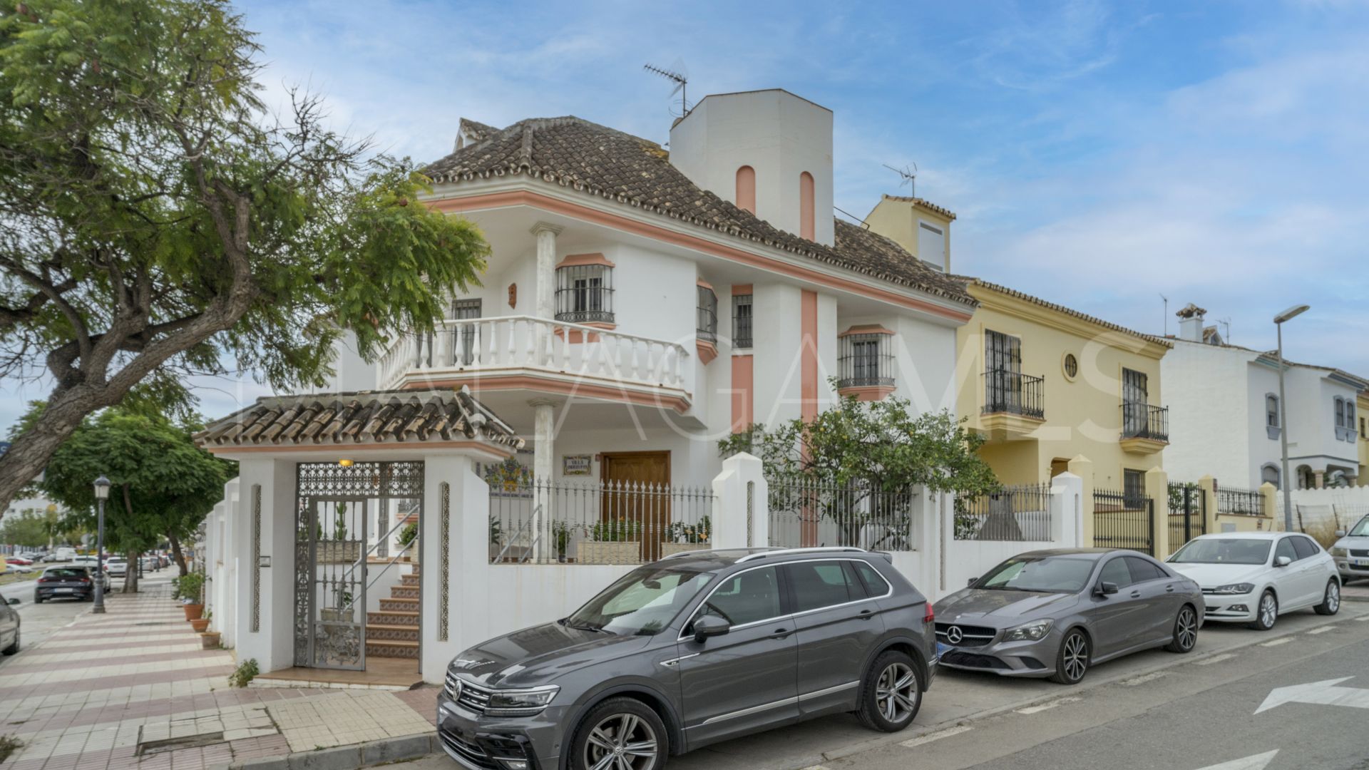 Pareado a la venta de 5 bedrooms in San Pedro de Alcantara