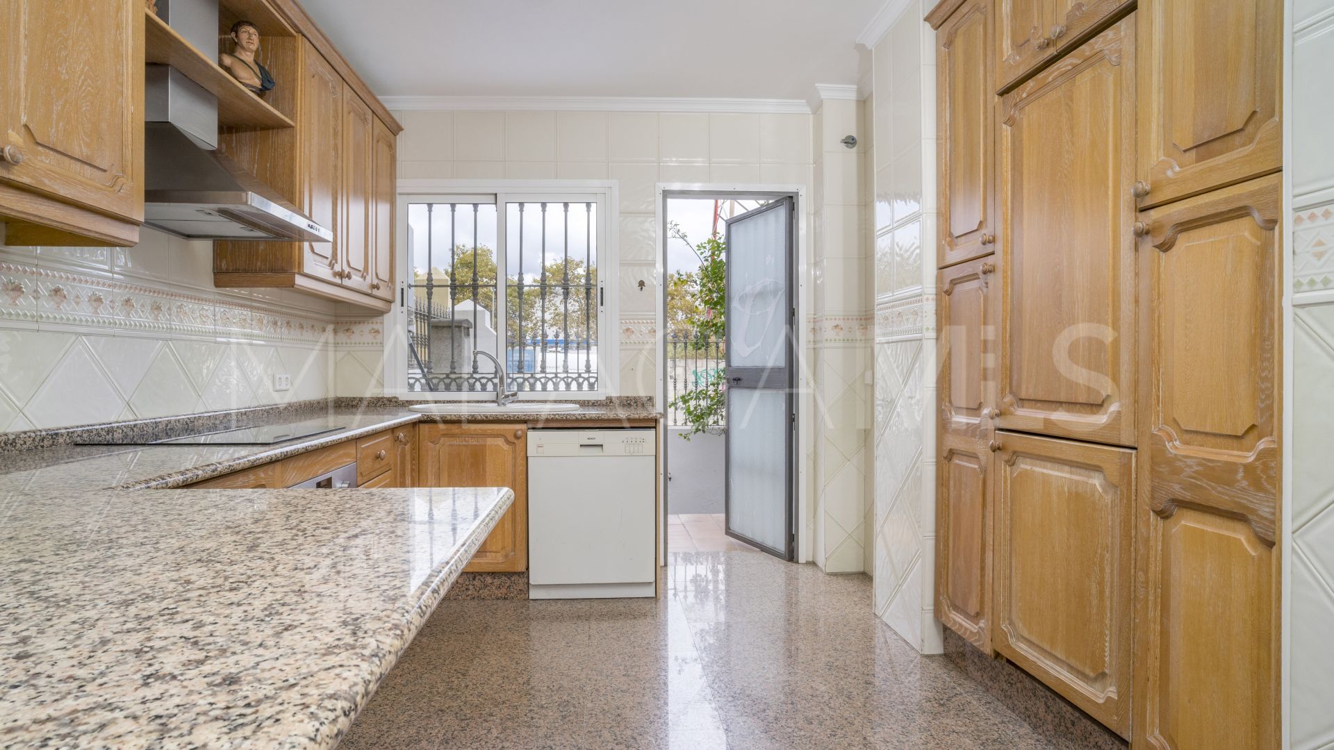 Parhus for sale in San Pedro de Alcantara