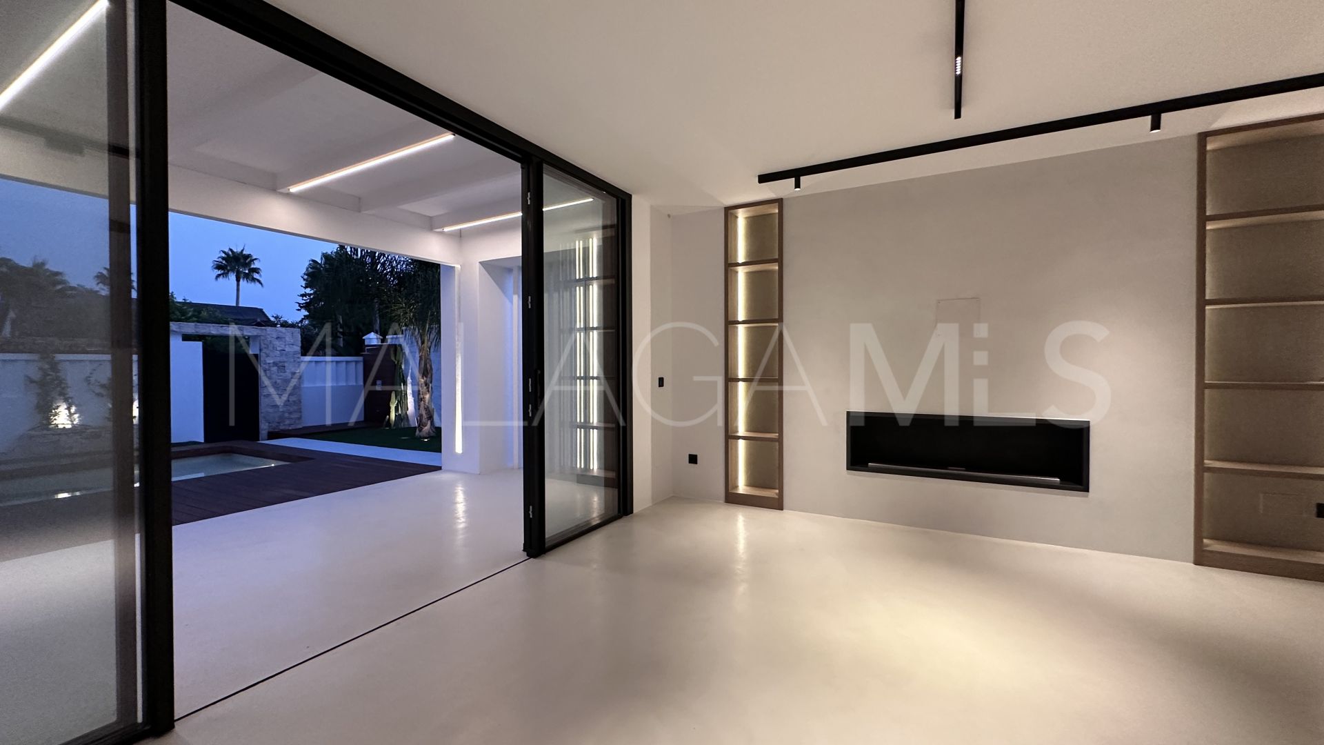 Estepona Este, villa for sale