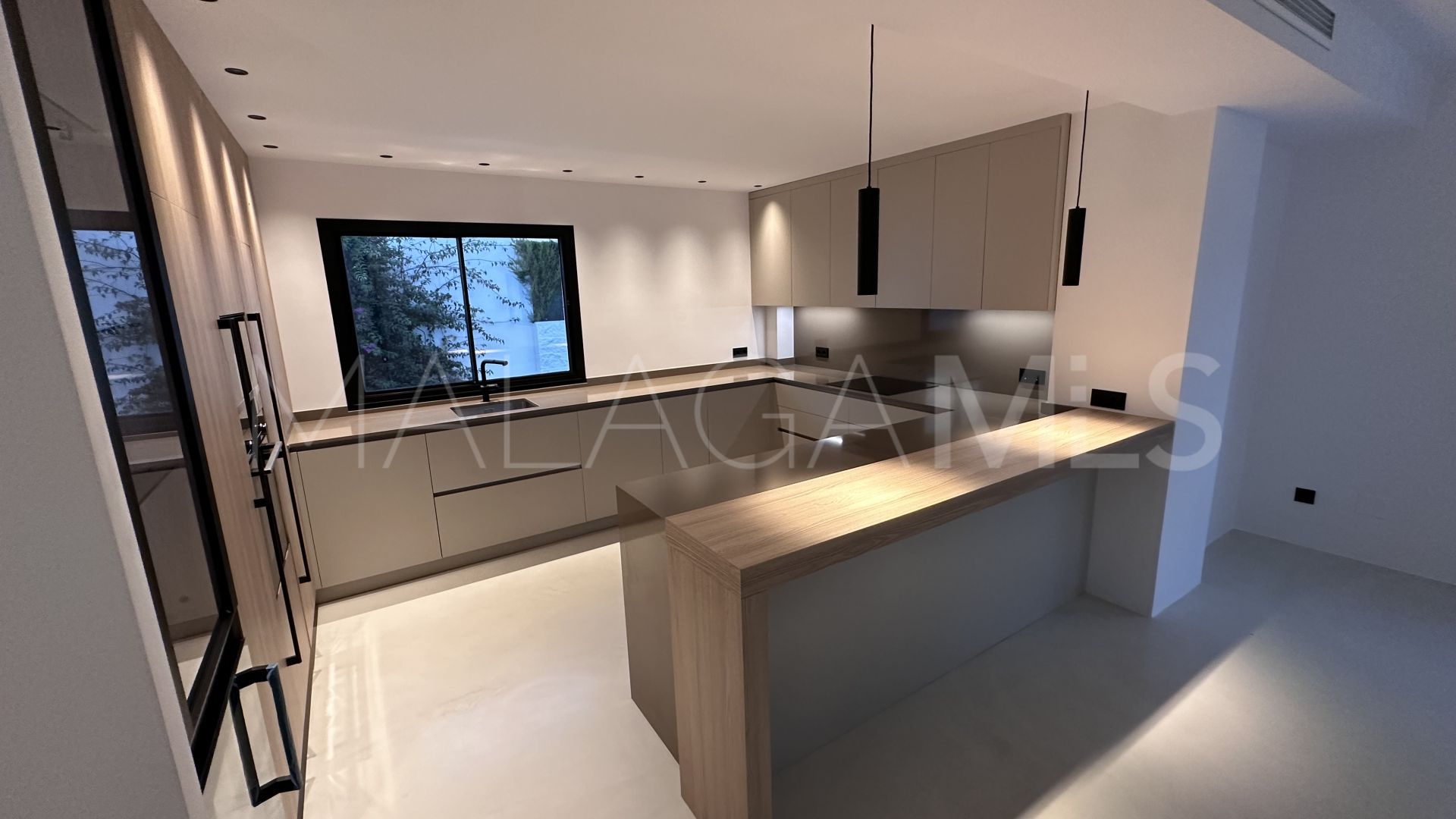Estepona Este, villa for sale