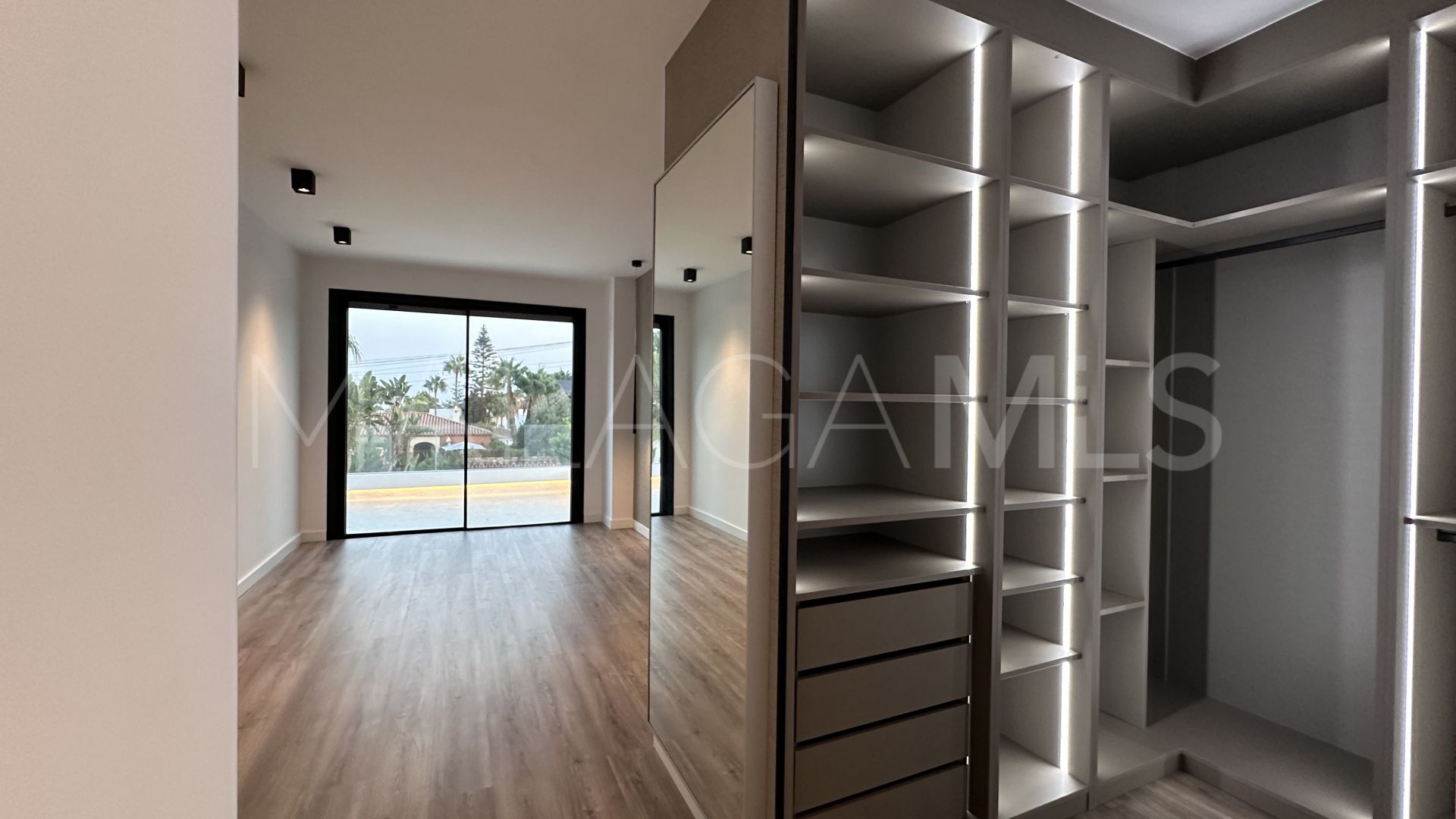 Estepona Este, villa for sale
