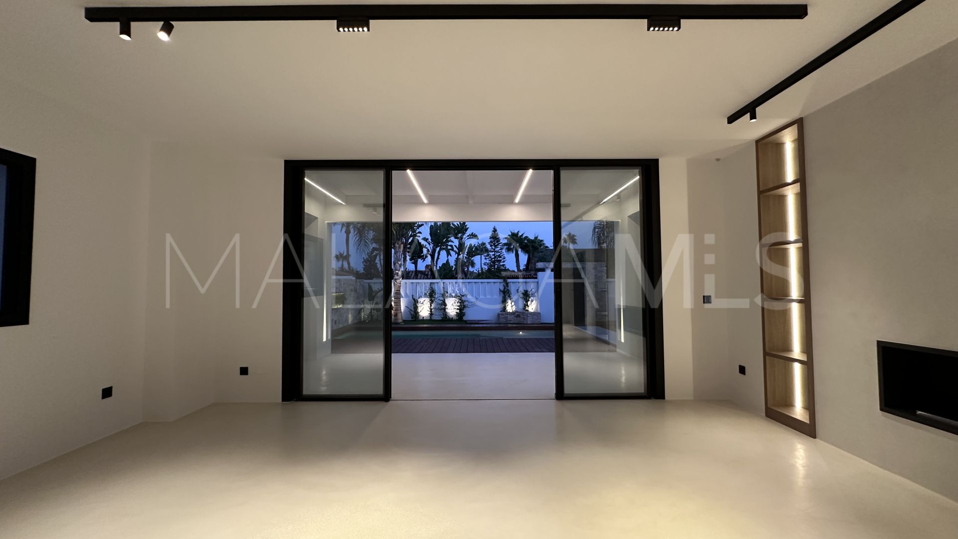 Estepona Este, villa for sale