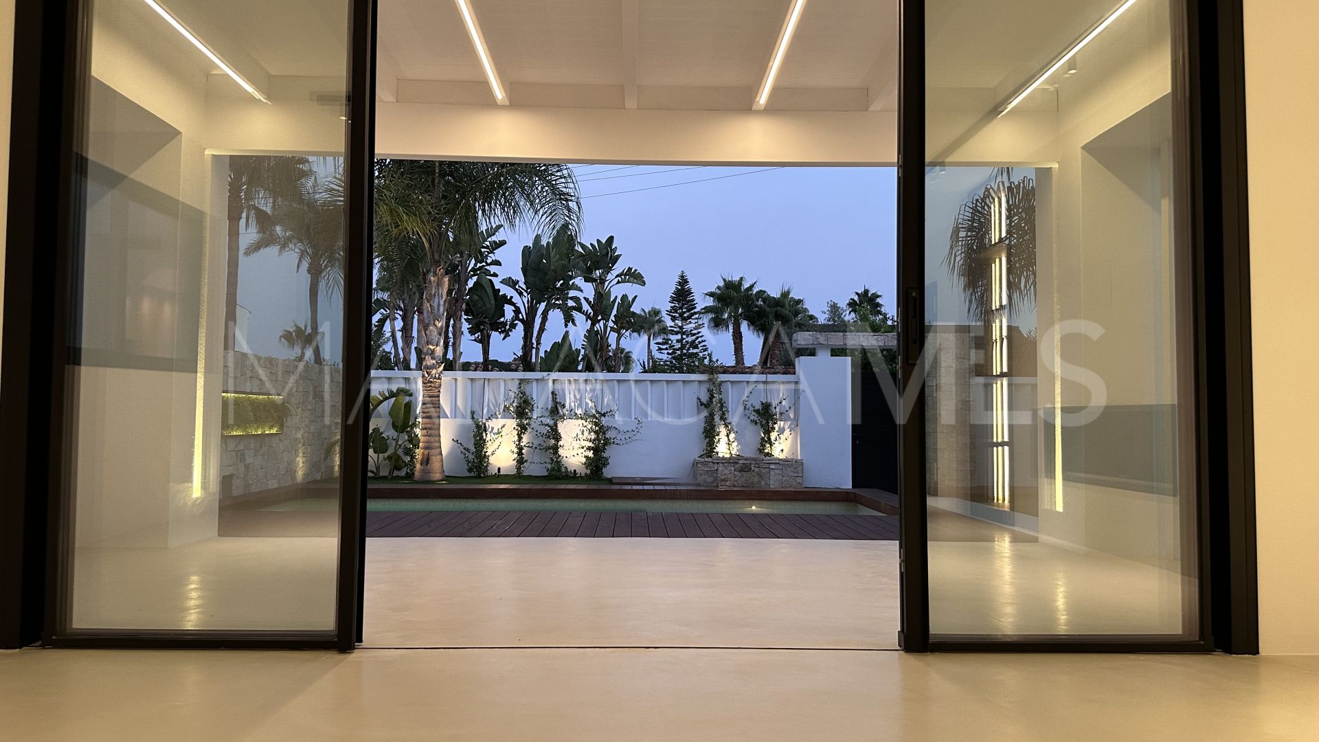 Estepona Este, villa for sale