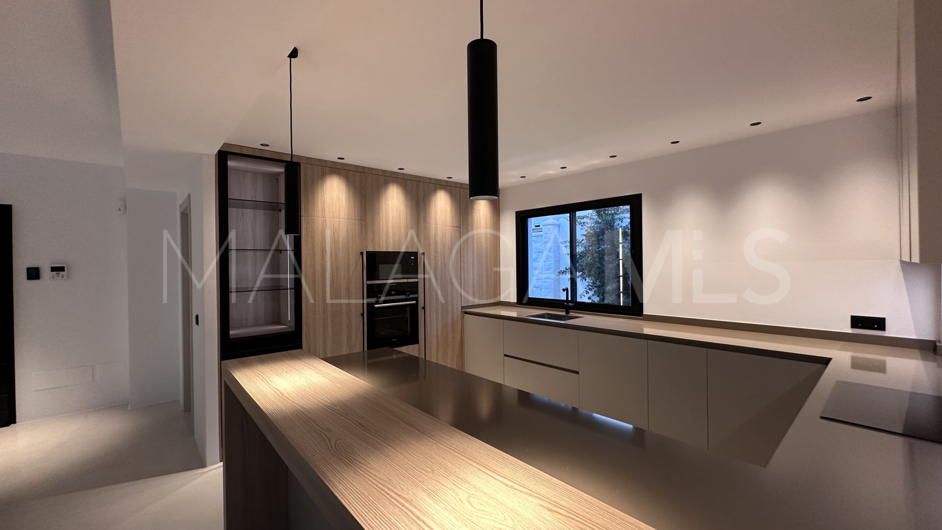 Estepona Este, villa for sale