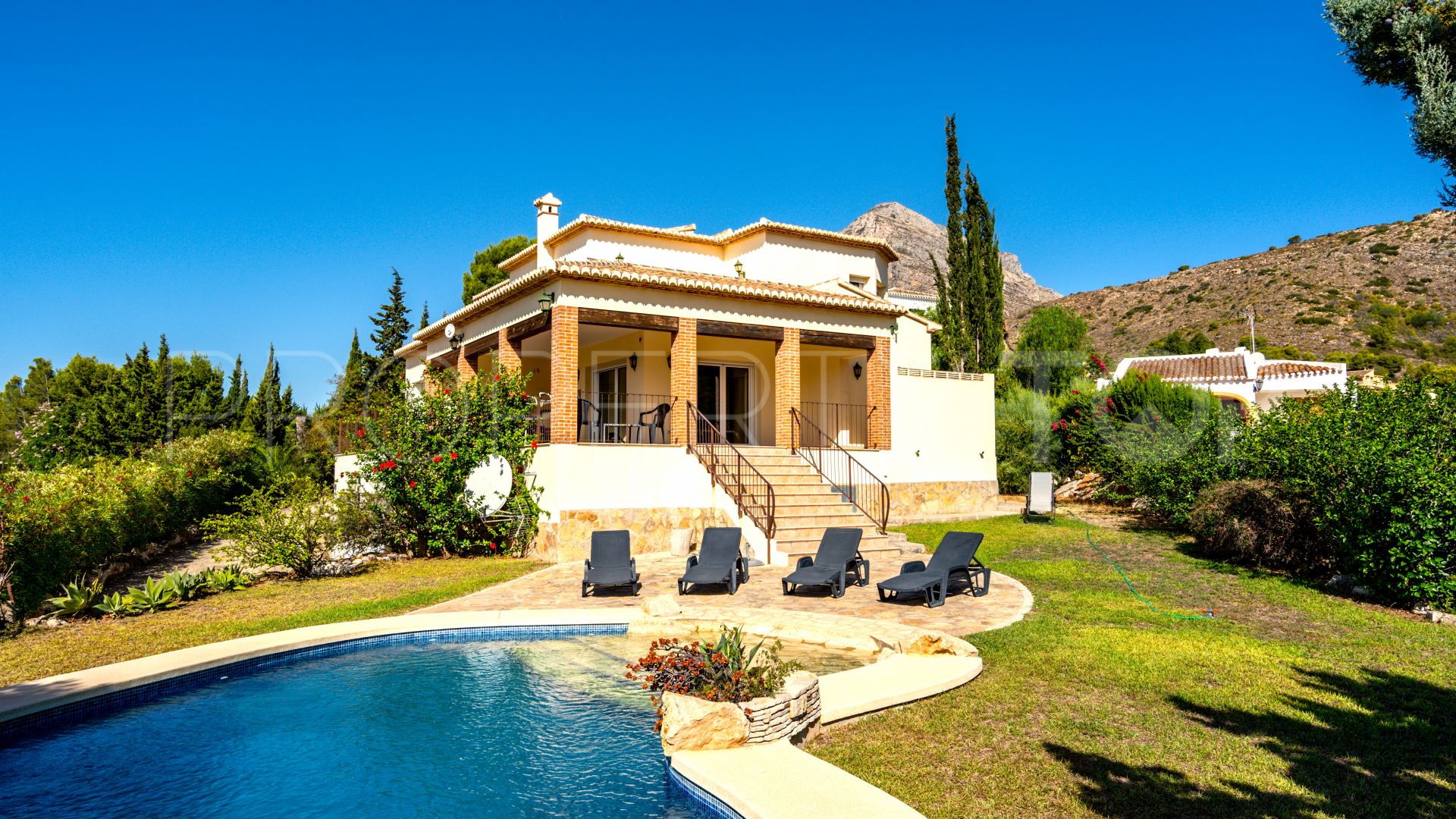 Villa in Castellans for sale