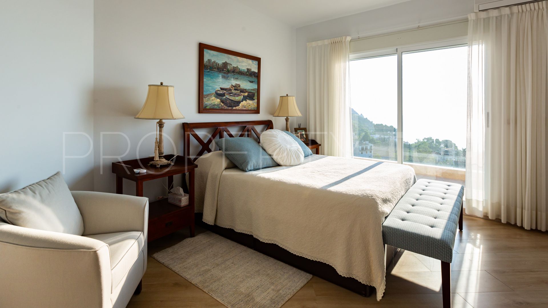 For sale 6 bedrooms villa in La Corona