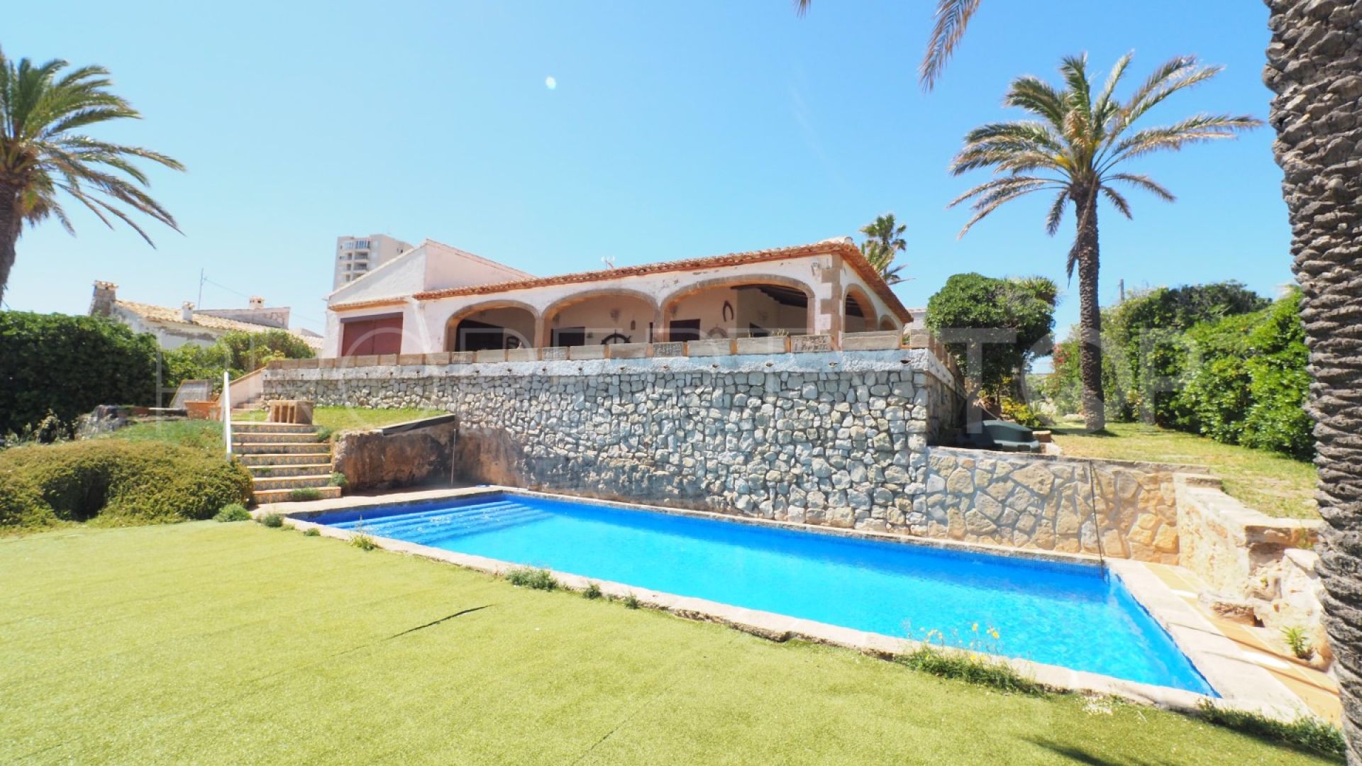 Buy villa in Montañar II