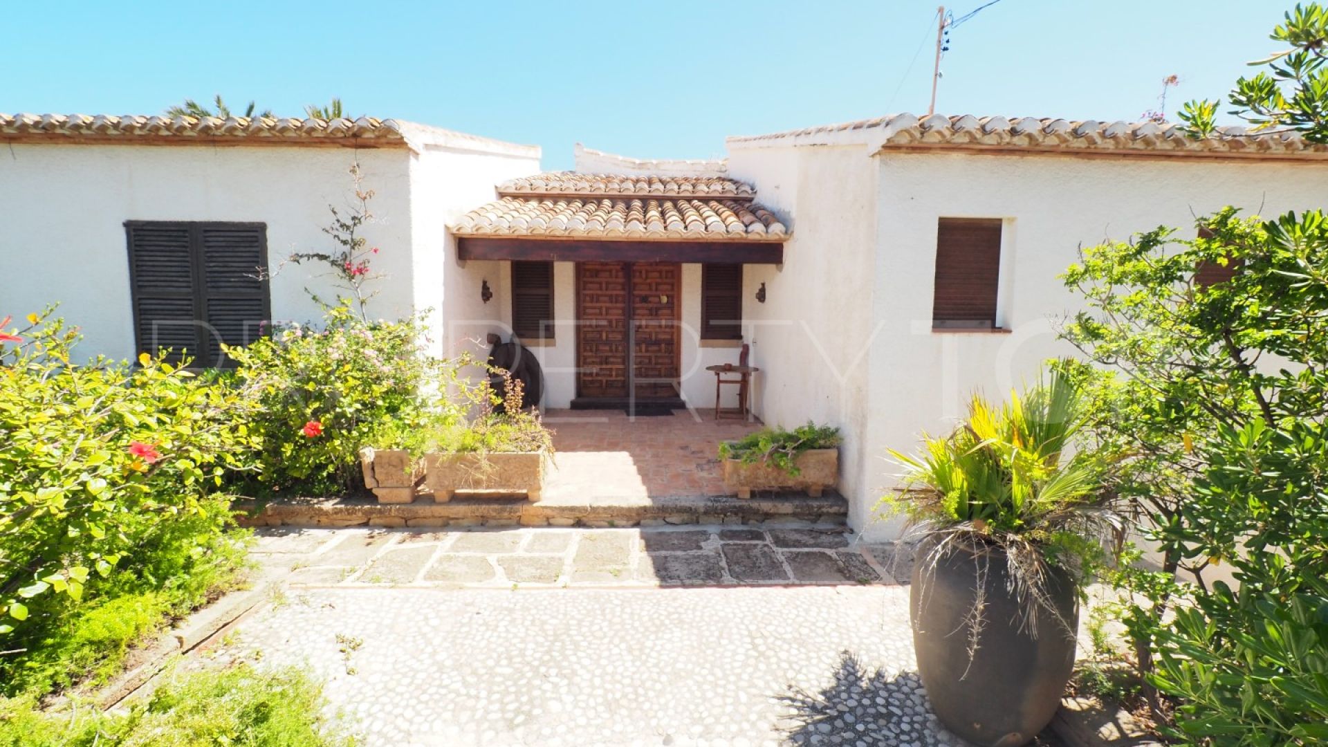 Buy villa in Montañar II