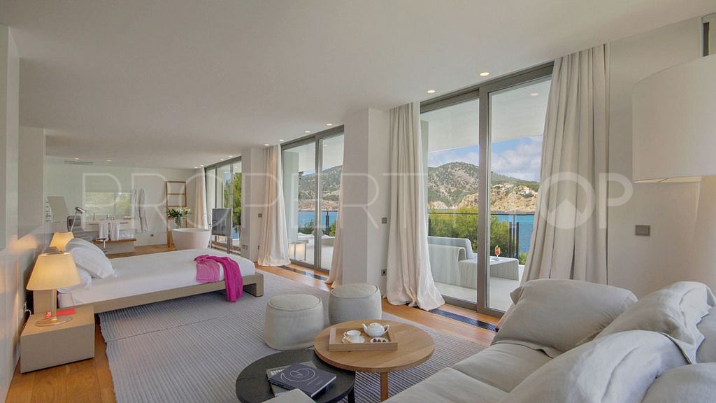 9 bedrooms villa in Camp de Mar for sale