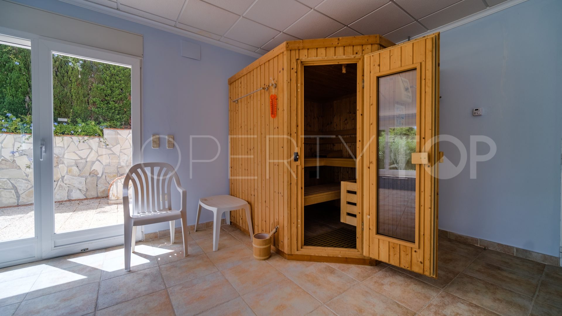 Villa en venta de 5 dormitorios en Adsubia