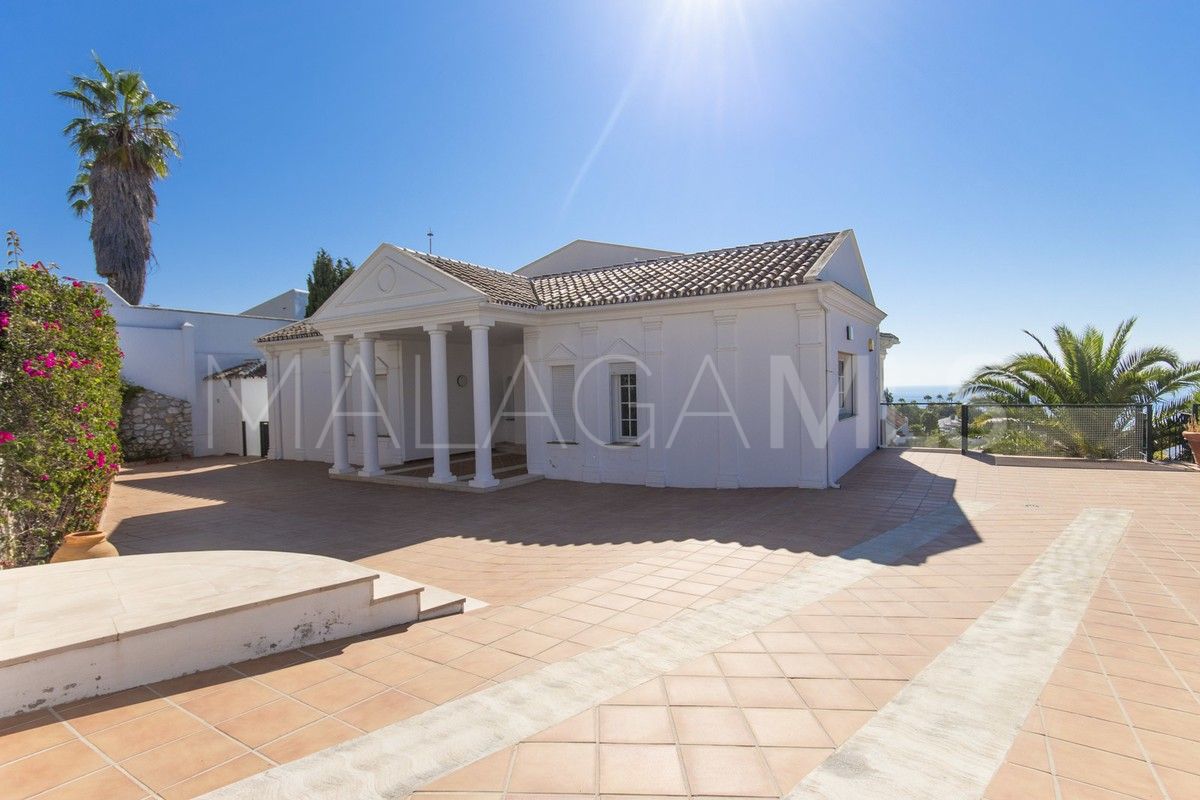 Villa for sale in Torrequebrada