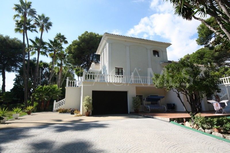 Villa for sale in La Carolina with 4 bedrooms