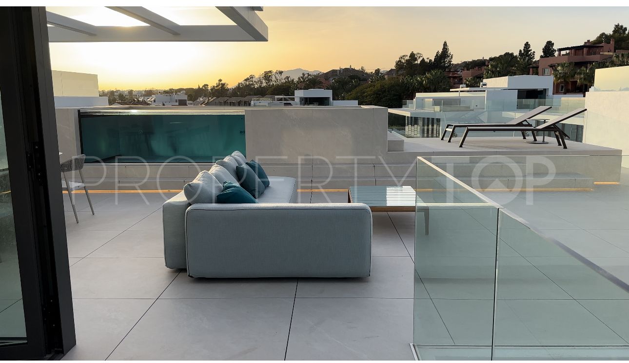 Se vende villa pareada de 4 dormitorios en Marbella Golden Mile