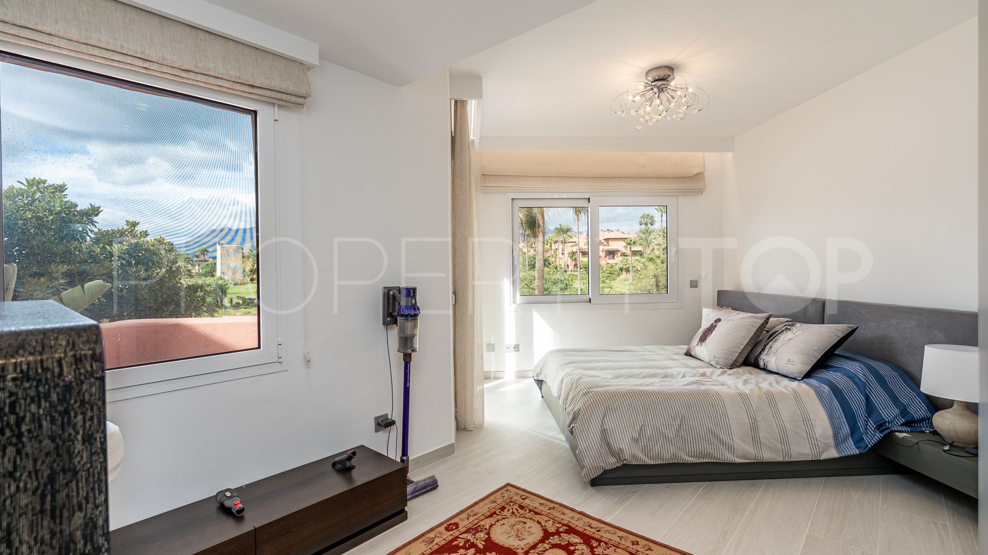 Duplex Penthouse in Menara Beach 3BR, 3BA, 199m², €2.0M