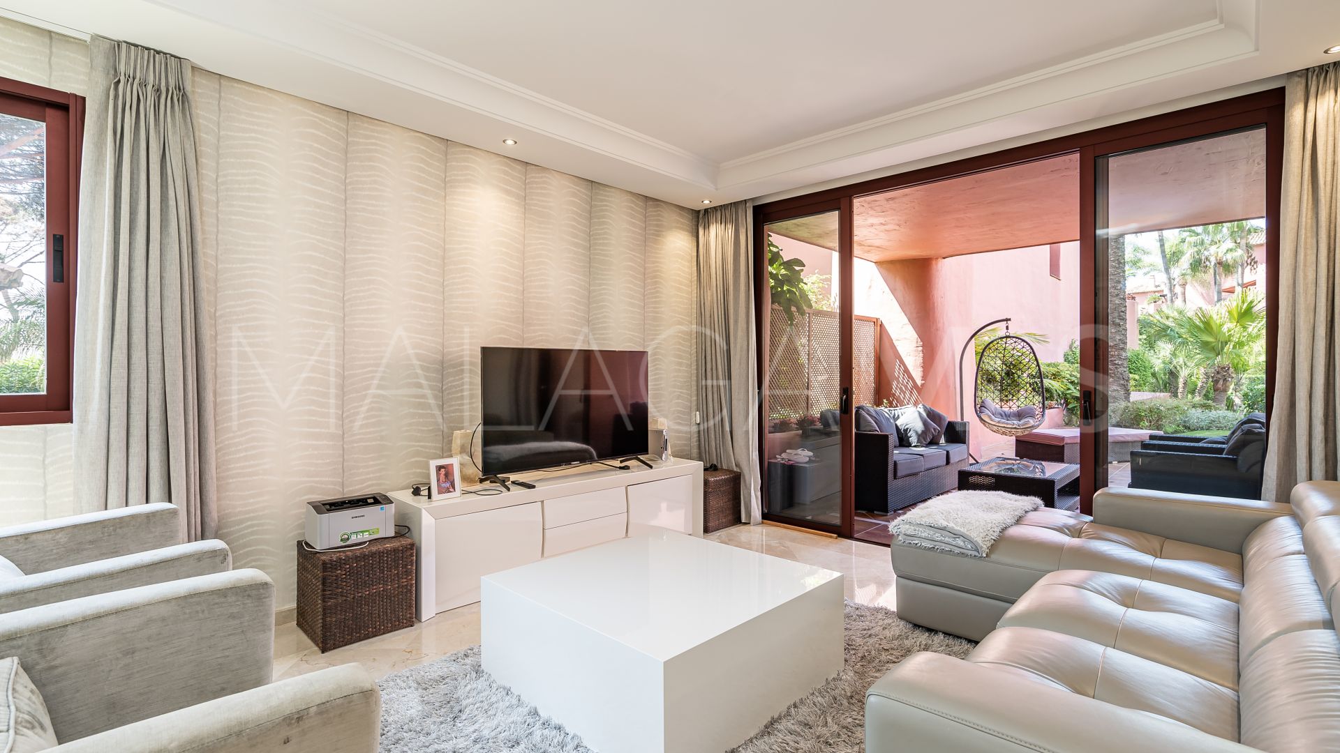 Se vende apartamento planta baja with 2 bedrooms in Menara Beach