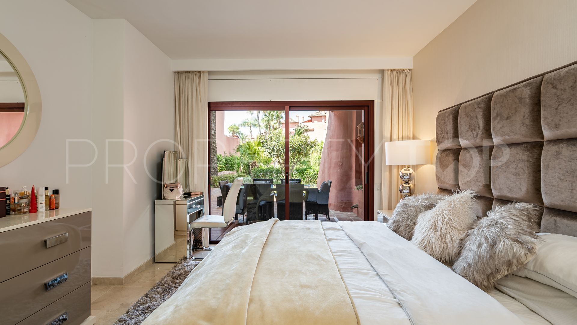 Ground floor apartment with 2 bedrooms for sale in Menara Beach