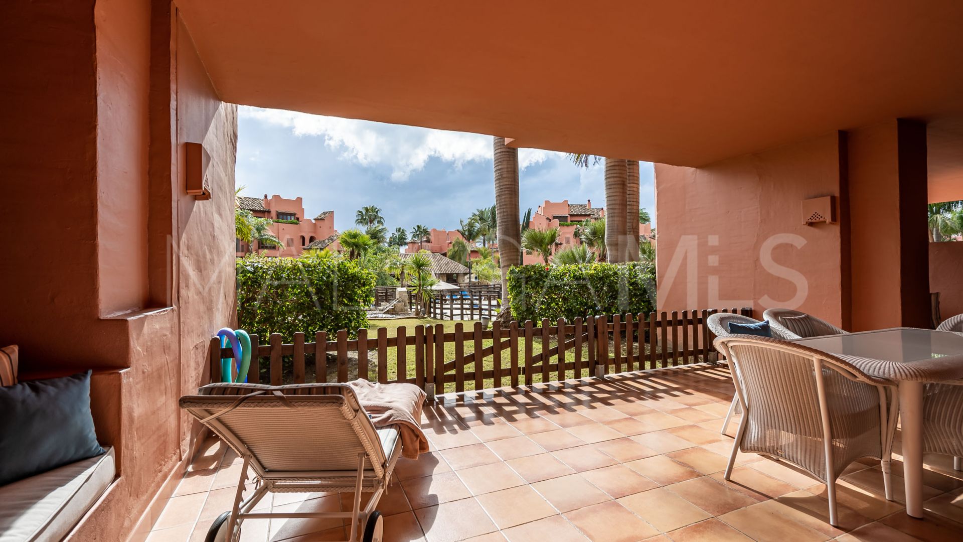 For sale ground floor apartment with 4 bedrooms in Las Nayades