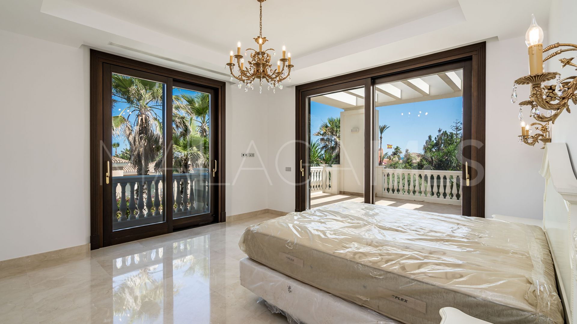 Buy Casasola 6 bedrooms villa