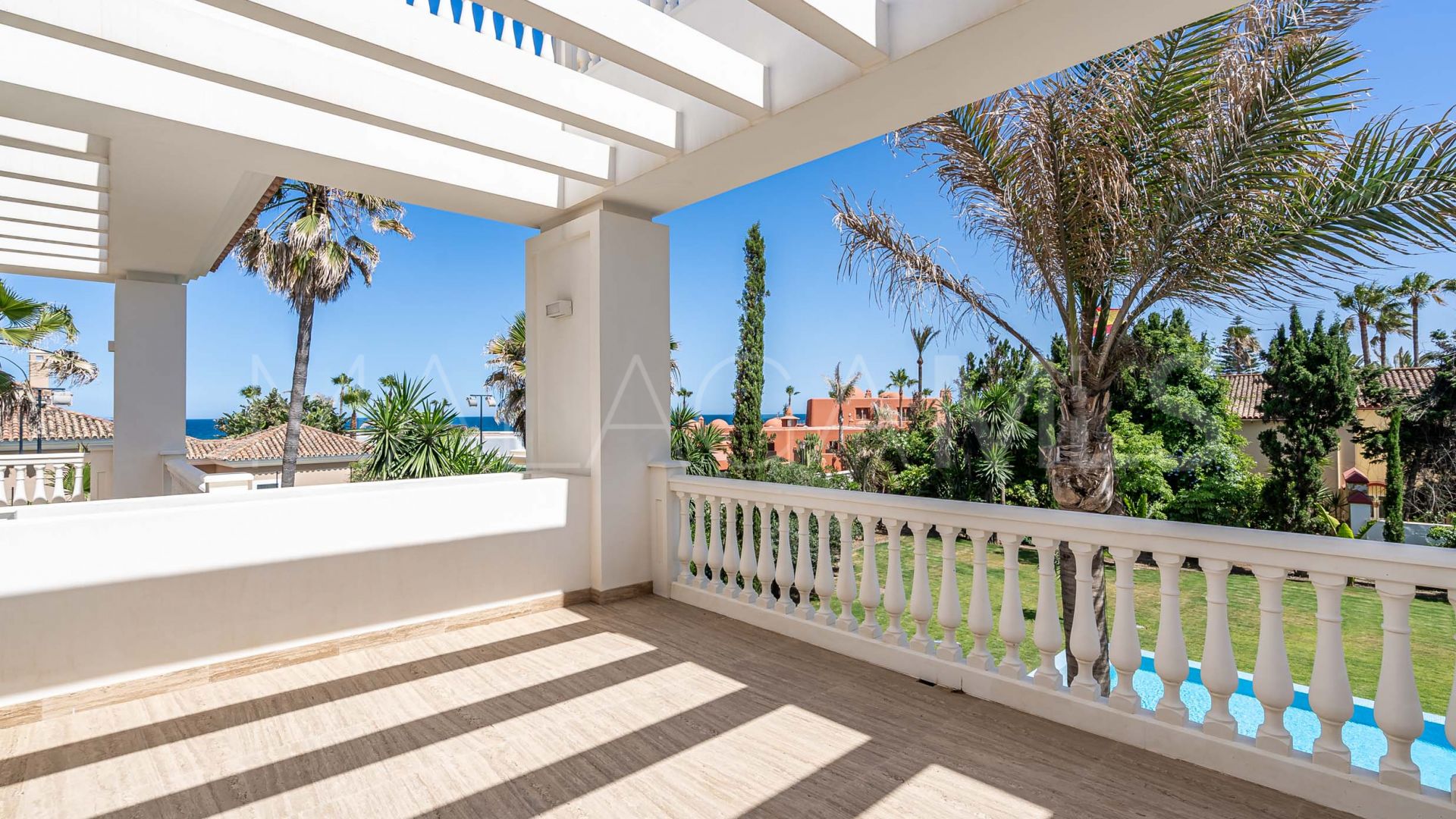 Buy Casasola 6 bedrooms villa