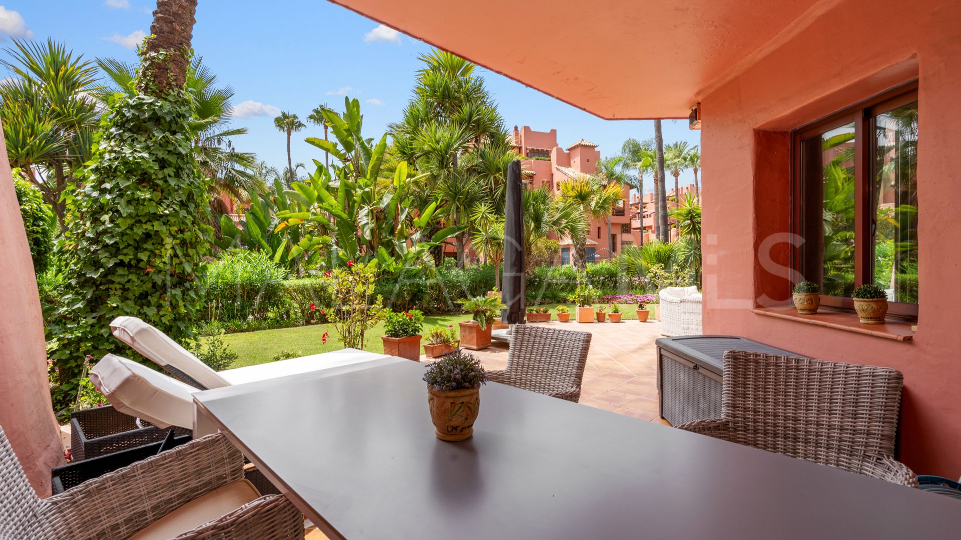 Appartement rez de chaussée for sale in Menara Beach