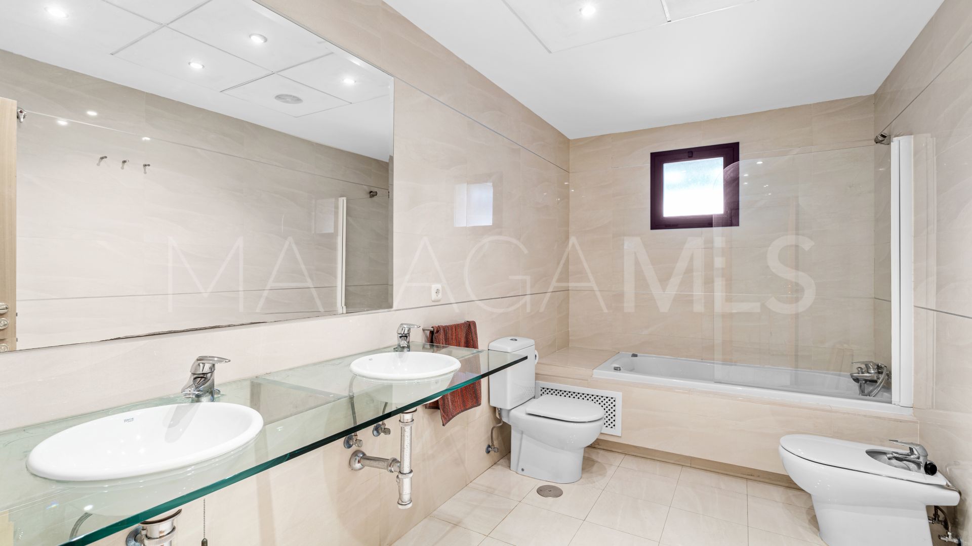 Buy apartment with 3 bedrooms in Las Nayades