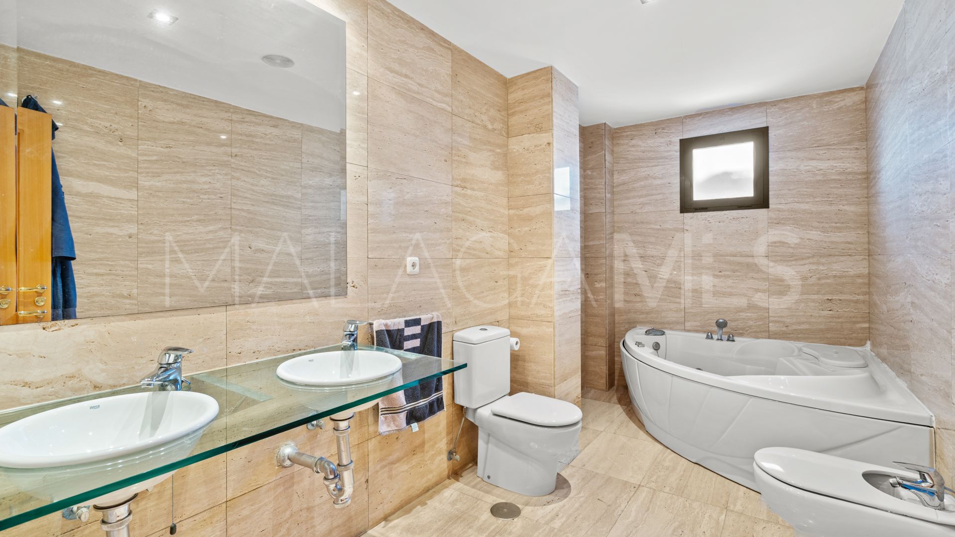 Buy apartment with 3 bedrooms in Las Nayades