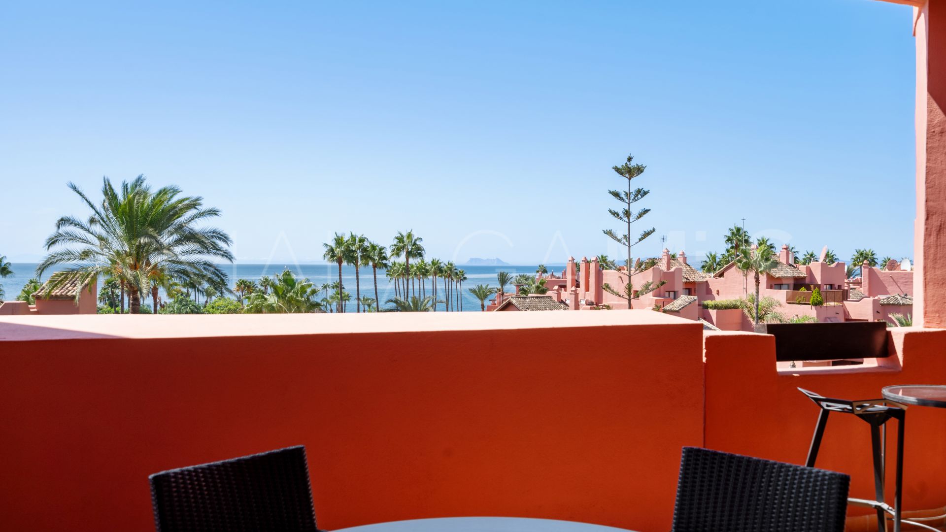 Buy apartment with 3 bedrooms in Las Nayades
