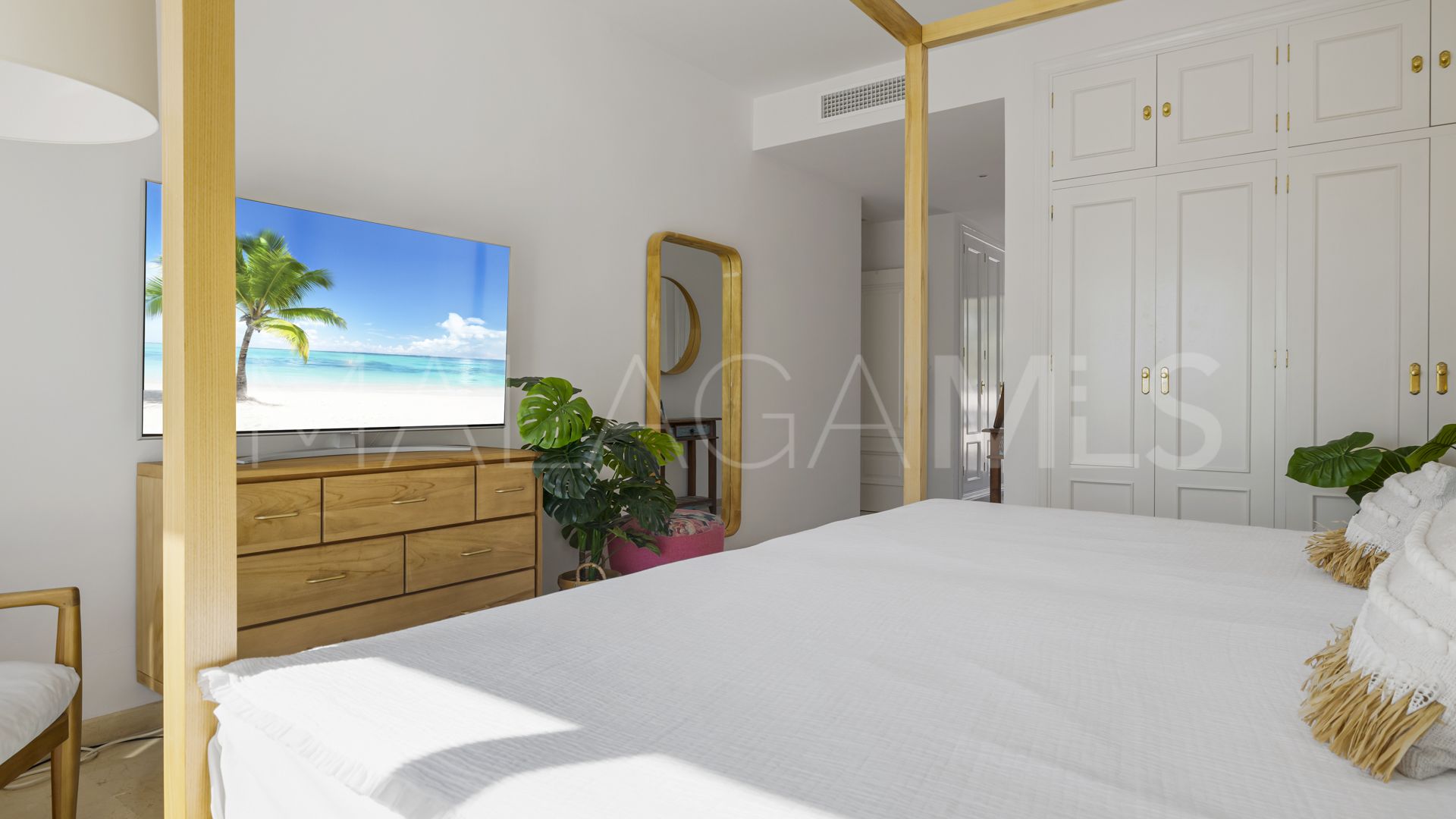 Duplex penthouse for sale in Park Beach