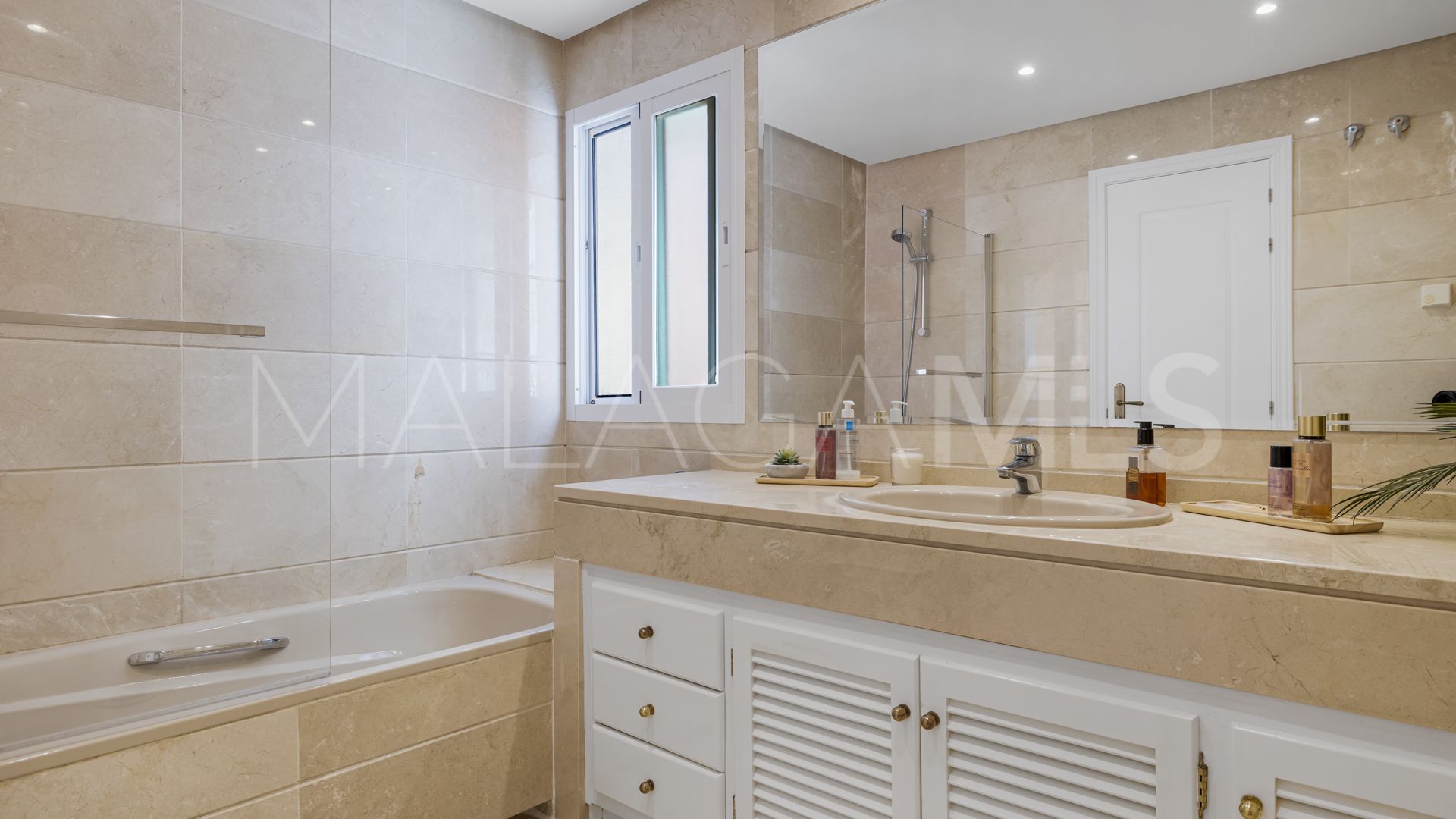 Duplex penthouse for sale in Park Beach