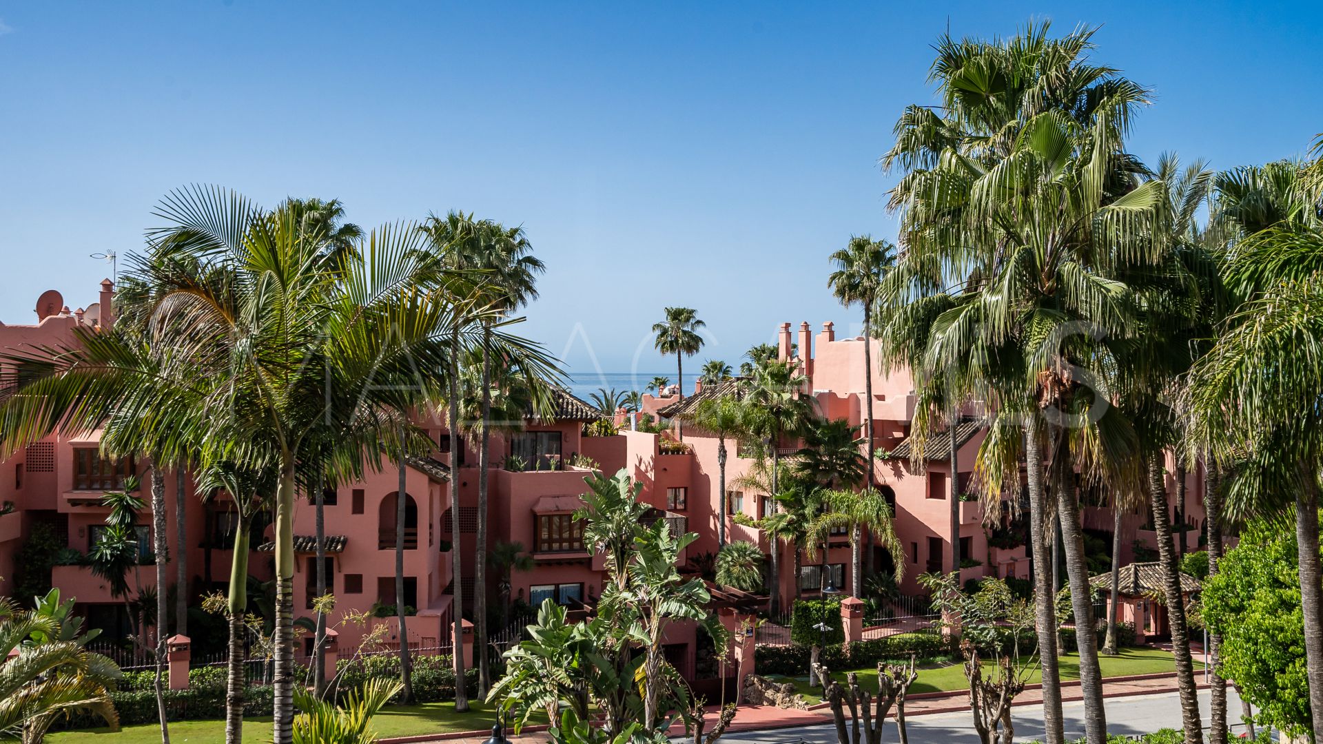 Buy apartamento in Las Salinas with 3 bedrooms