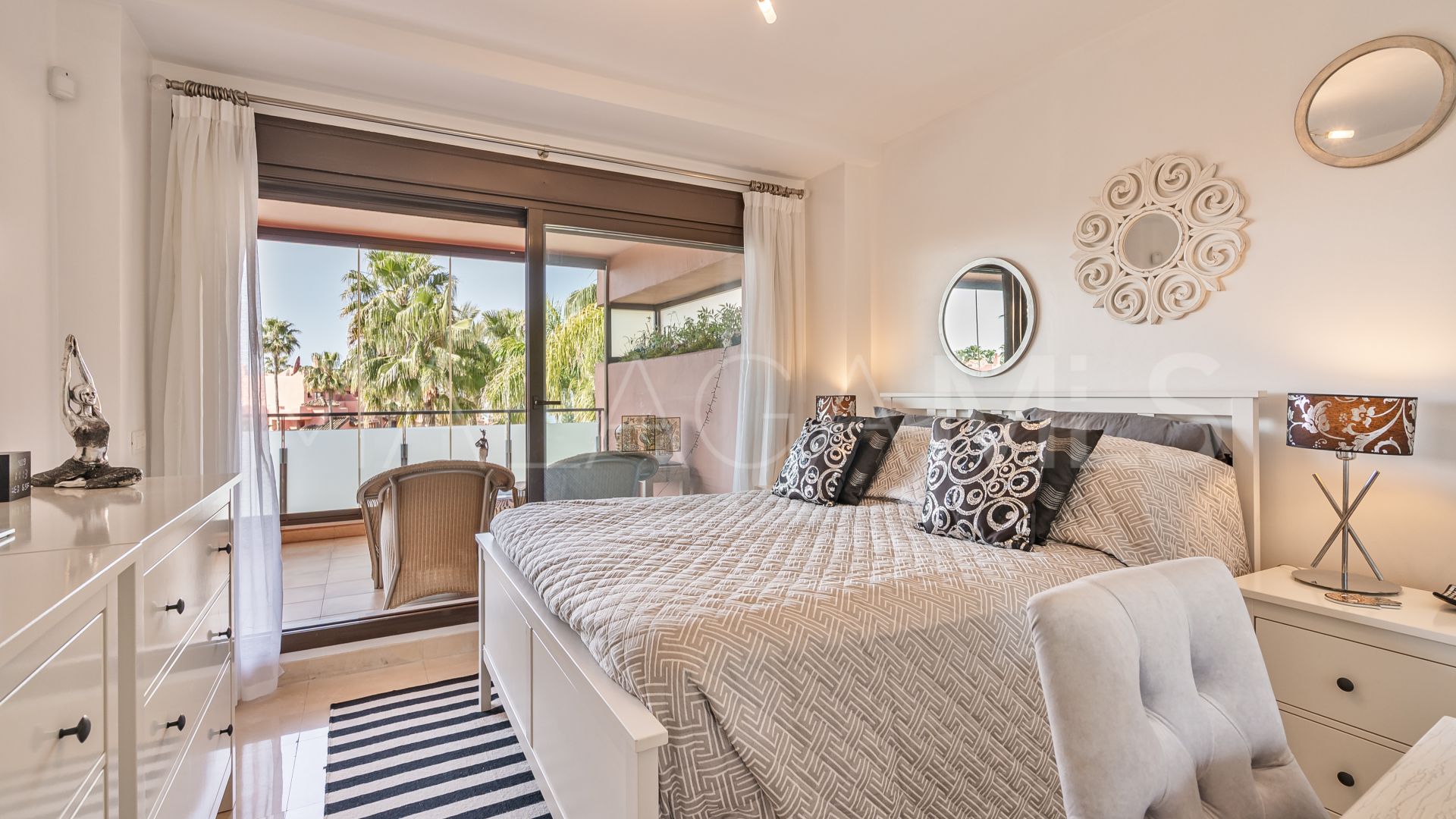 Buy apartamento in Las Salinas with 3 bedrooms