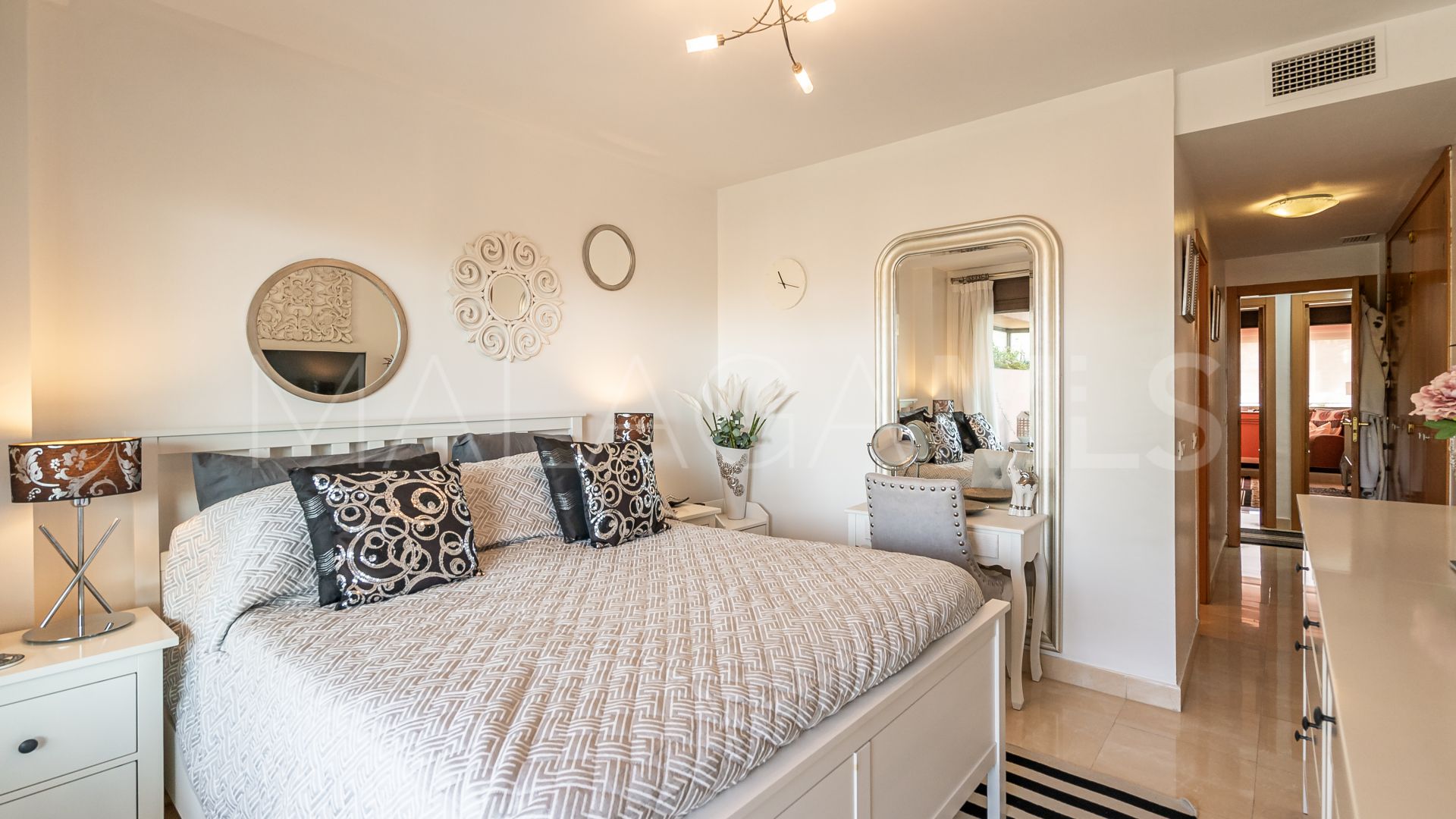 Buy apartamento in Las Salinas with 3 bedrooms