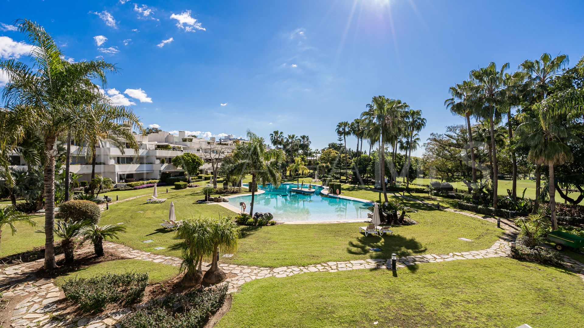 Lägenhet for sale in Nueva Andalucia