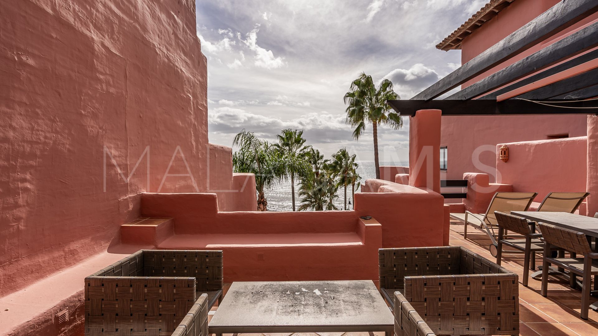 Zweistöckiges penthouse for sale in Menara Beach