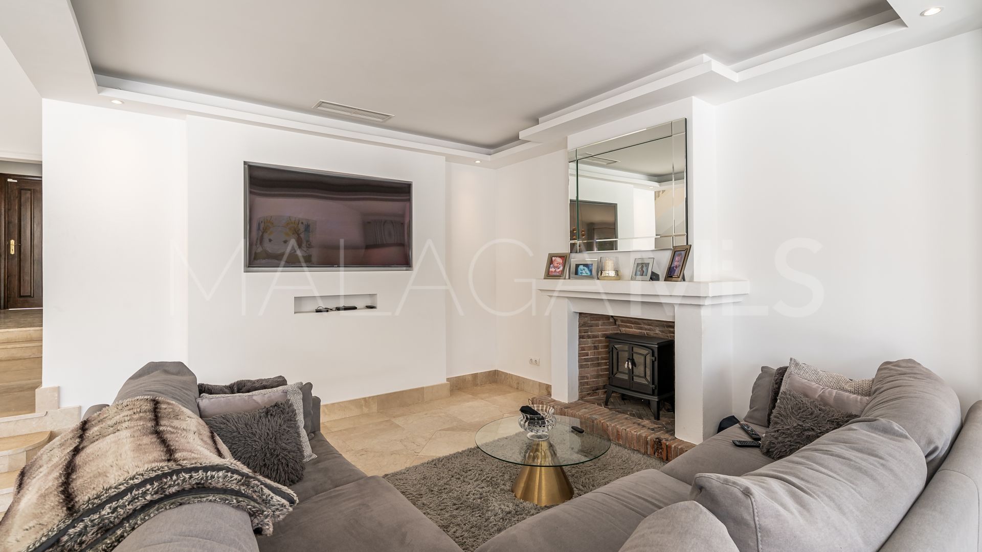 Villa for sale in El Campanario with 5 bedrooms
