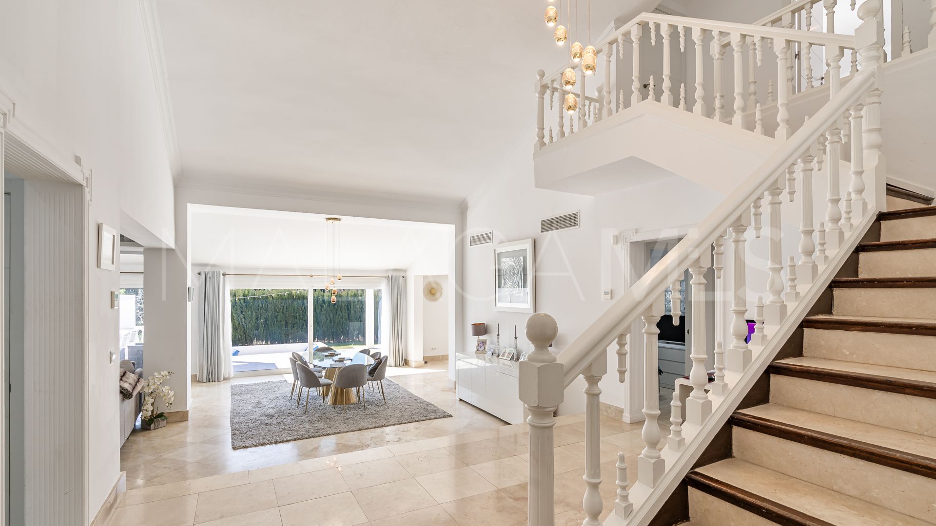 Villa for sale in El Campanario with 5 bedrooms